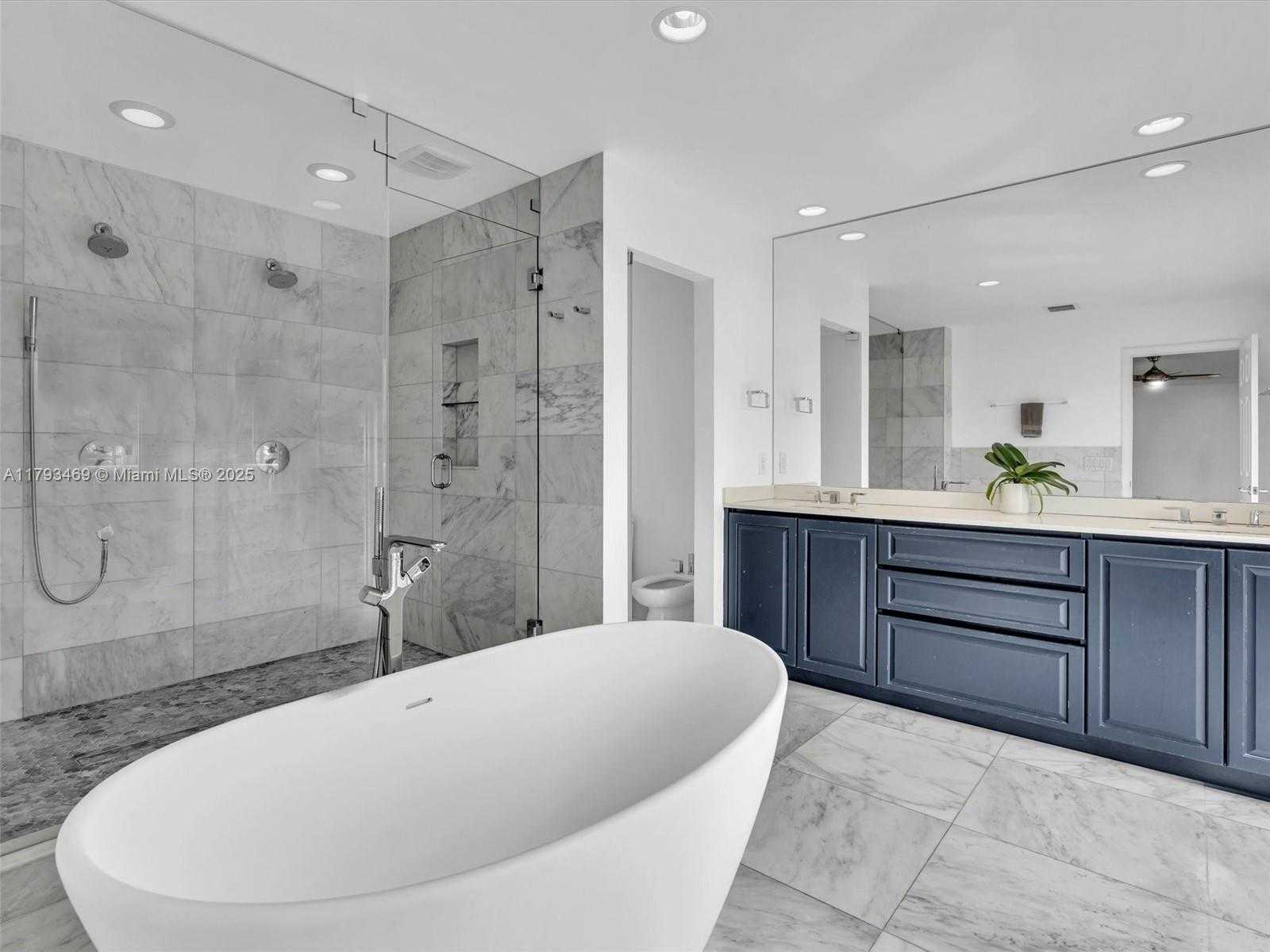 Small Image of 3144 NORTH EAST 212TH ST, Aventura Number 20