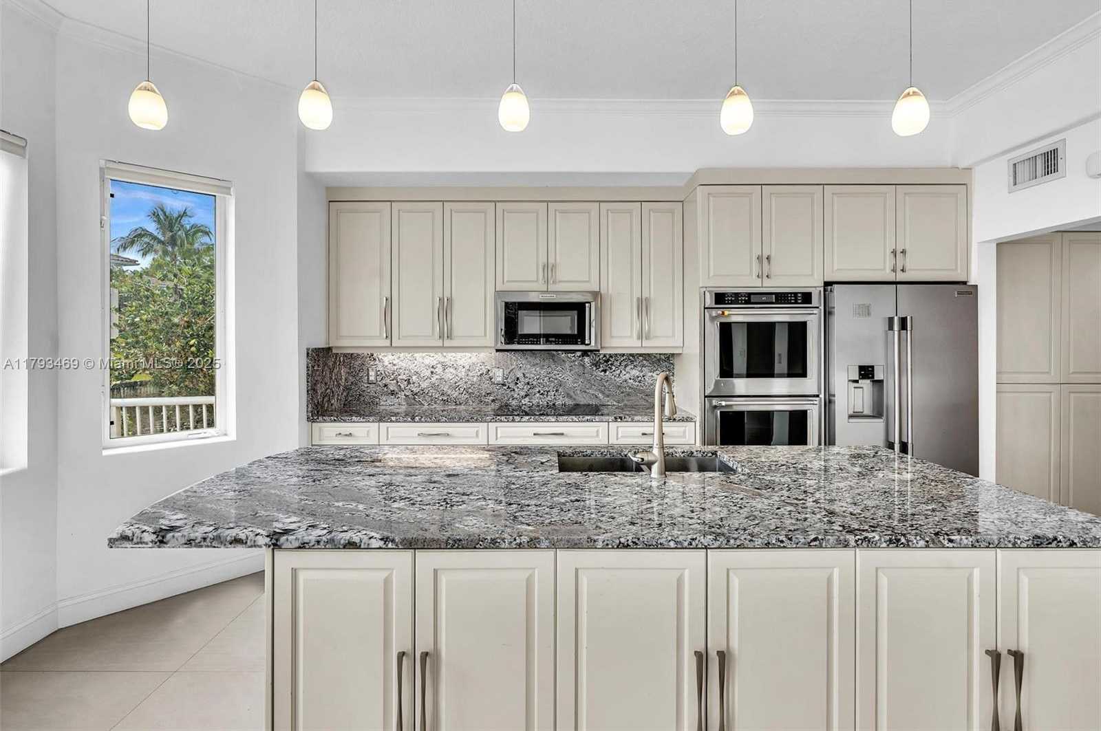 Small Image of 3144 NORTH EAST 212TH ST, Aventura Number 47