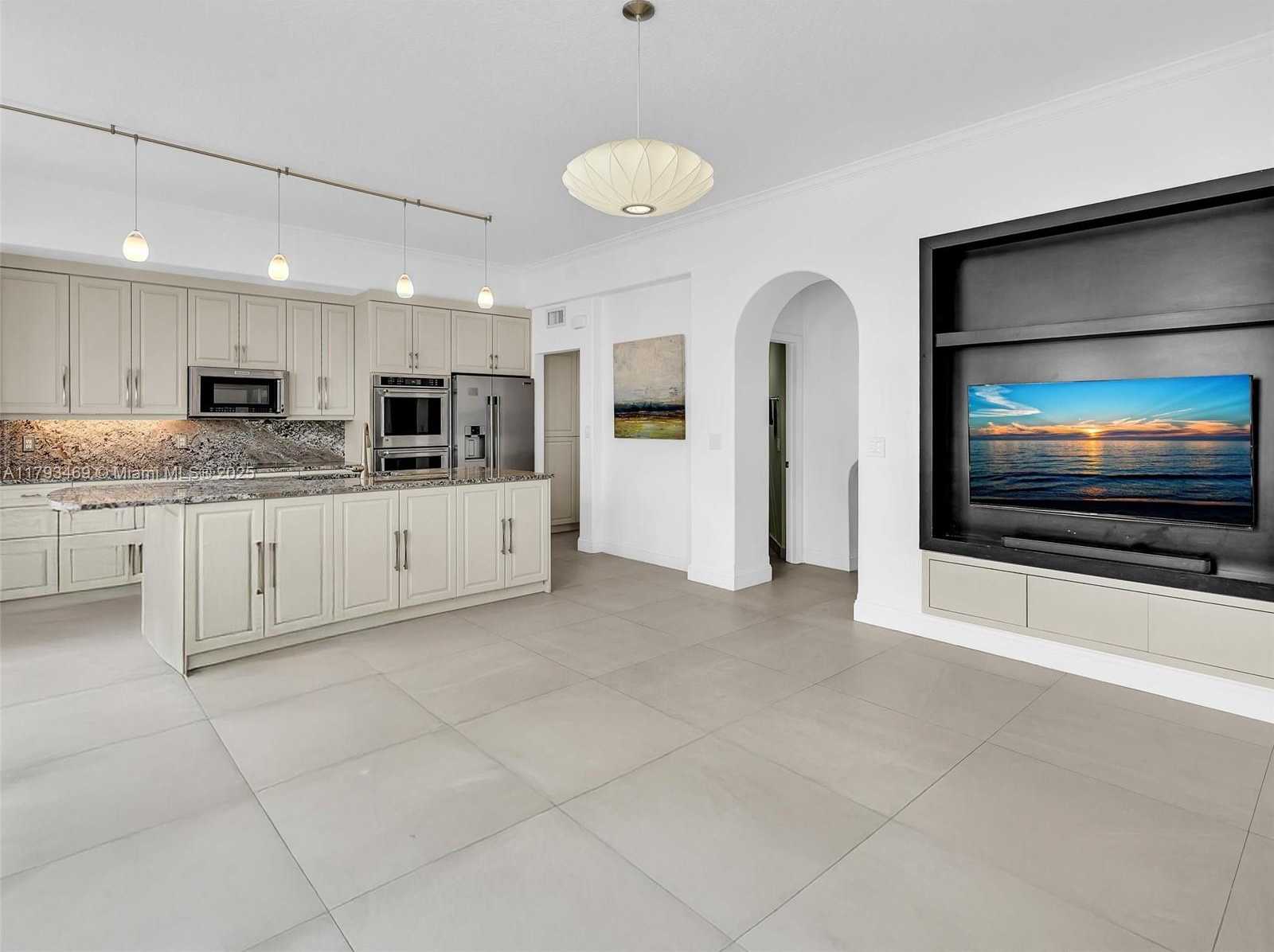 Small Image of 3144 NORTH EAST 212TH ST, Aventura Number 50