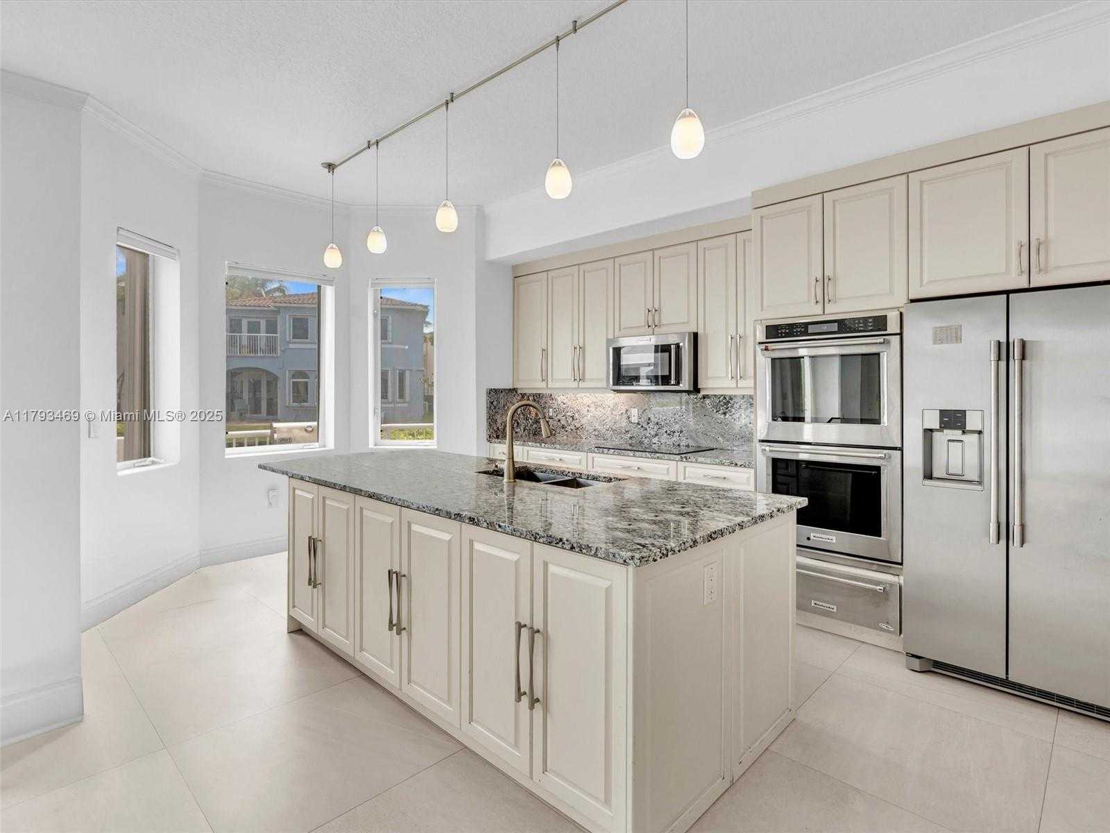 Small Image of 3144 NORTH EAST 212TH ST, Aventura Number 8