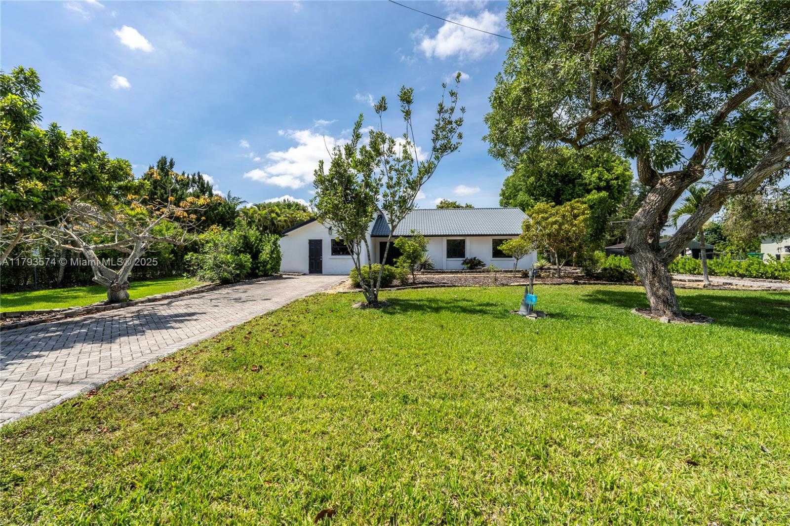 Small Image of 14840 SOUTH WEST 21ST ST, Davie Number 2