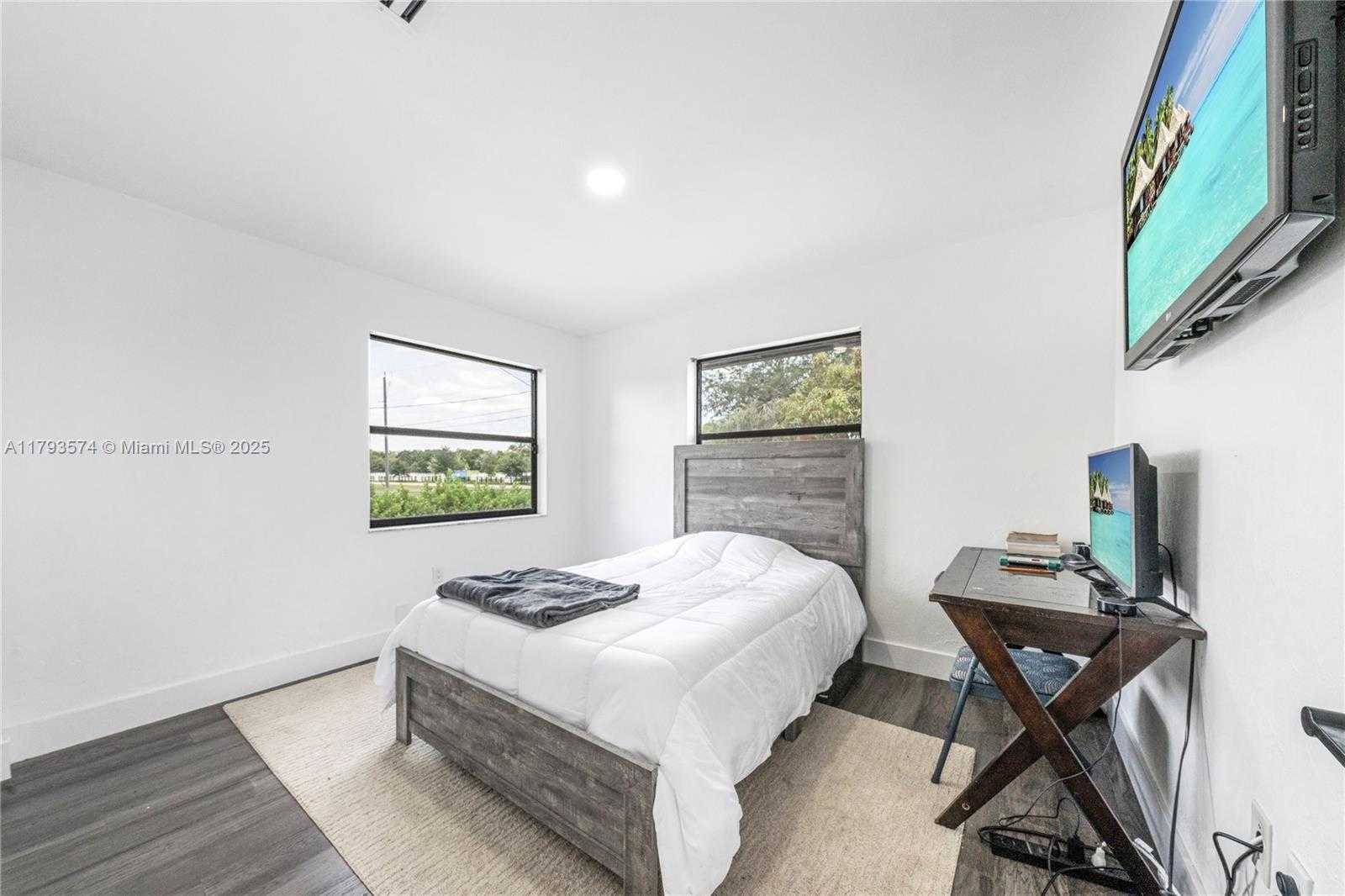 Small Image of 14840 SOUTH WEST 21ST ST, Davie Number 24