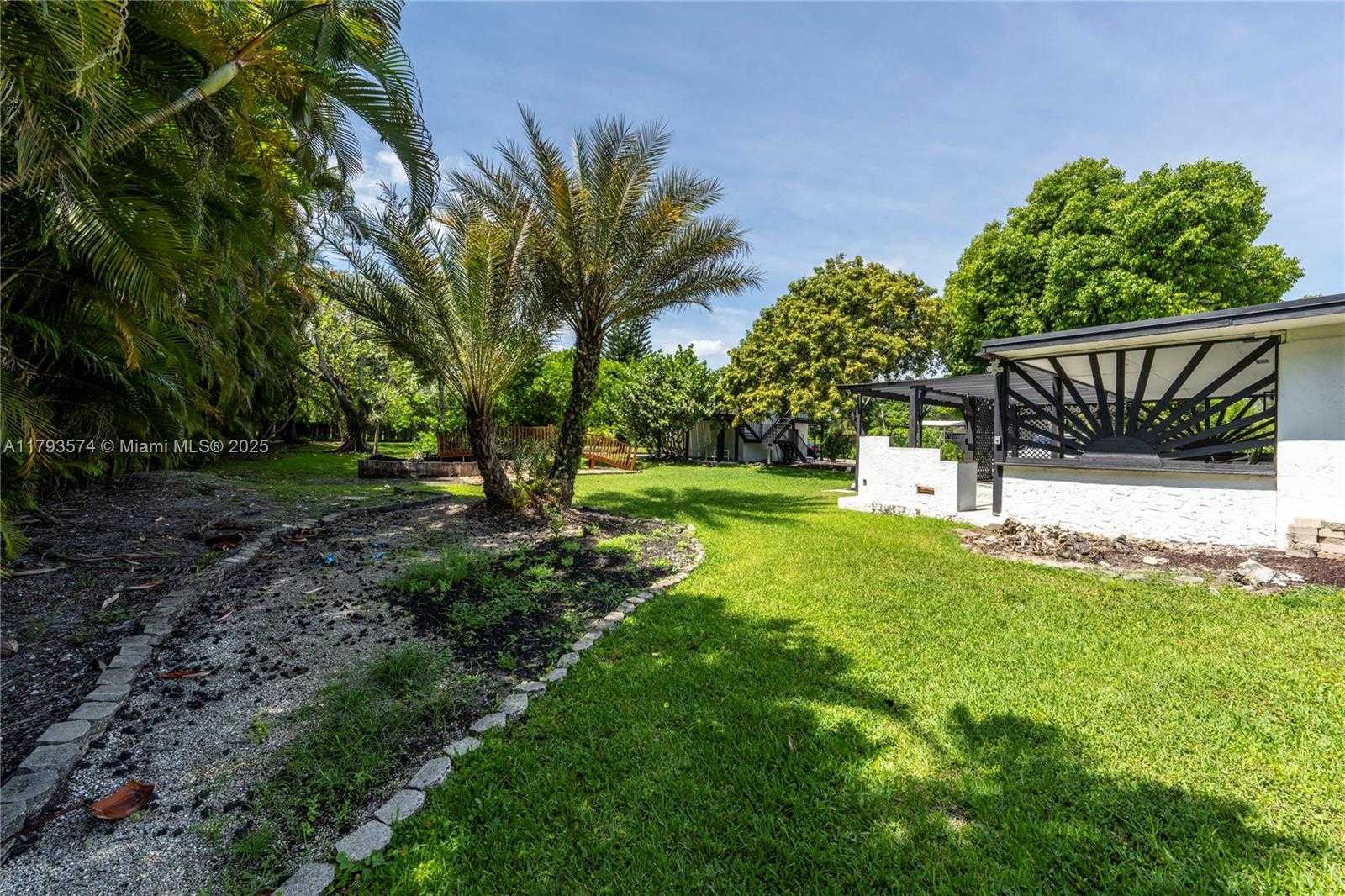 Small Image of 14840 SOUTH WEST 21ST ST, Davie Number 29