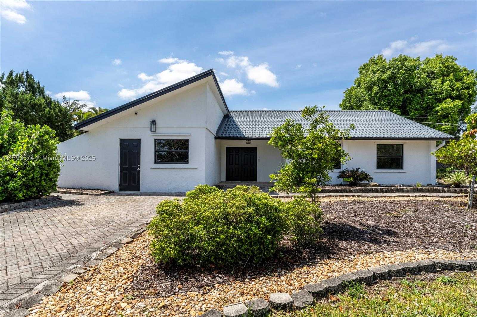 Small Image of 14840 SOUTH WEST 21ST ST, Davie Number 3