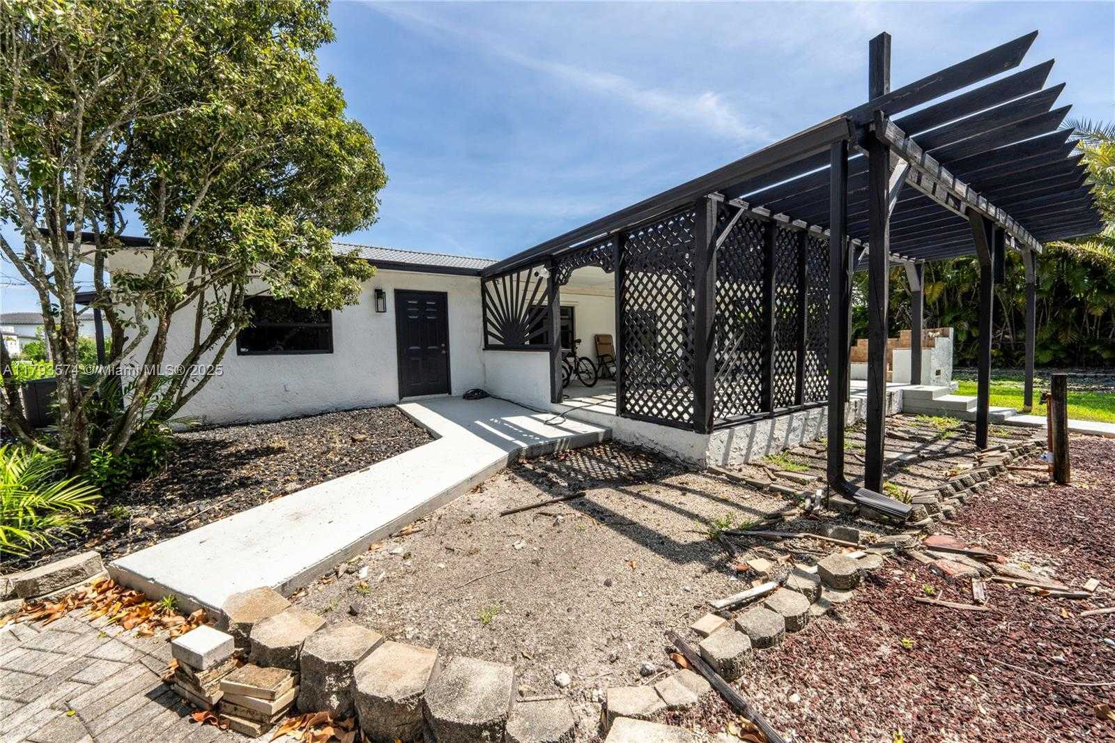 Small Image of 14840 SOUTH WEST 21ST ST, Davie Number 31