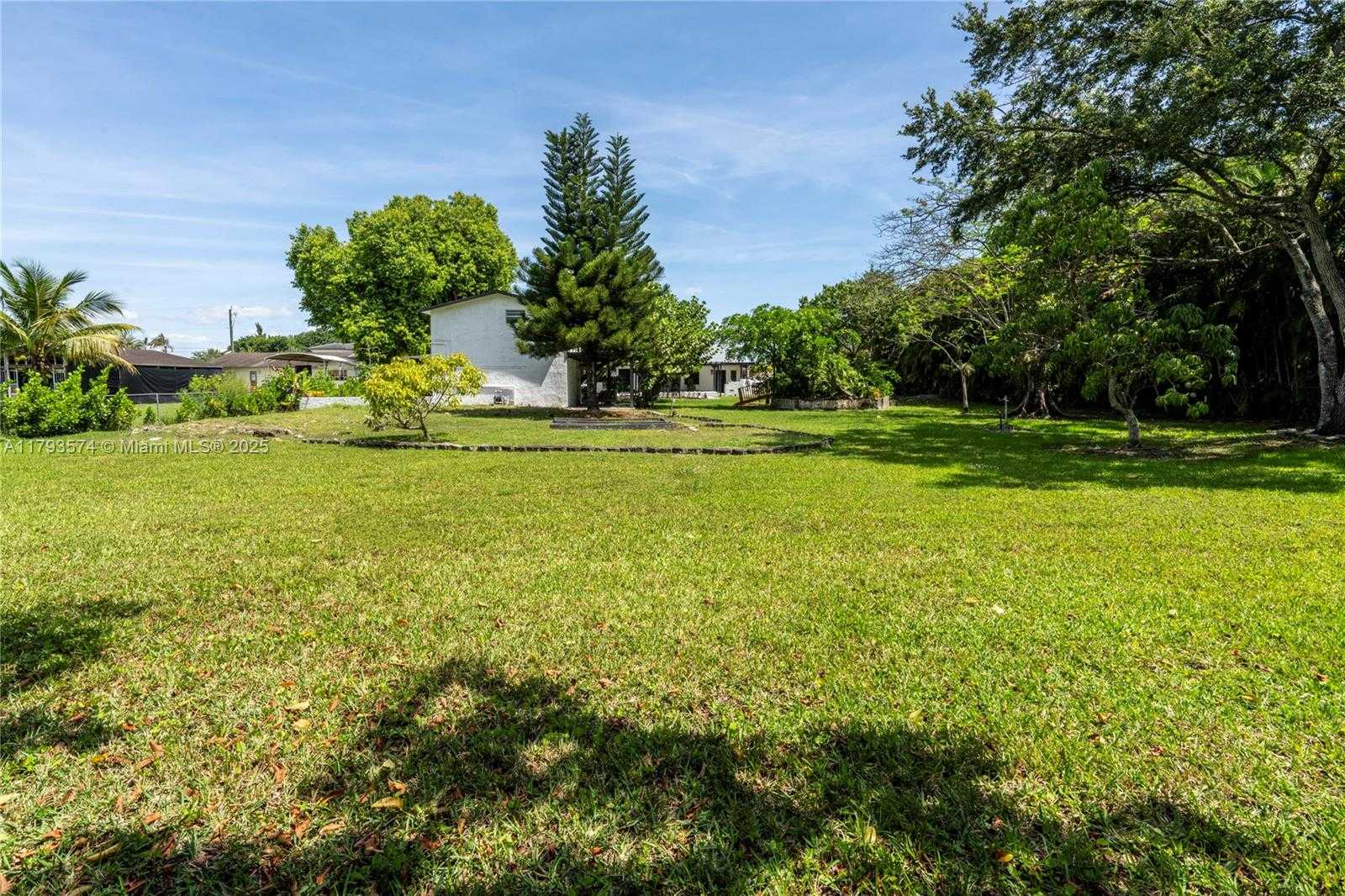 Small Image of 14840 SOUTH WEST 21ST ST, Davie Number 35