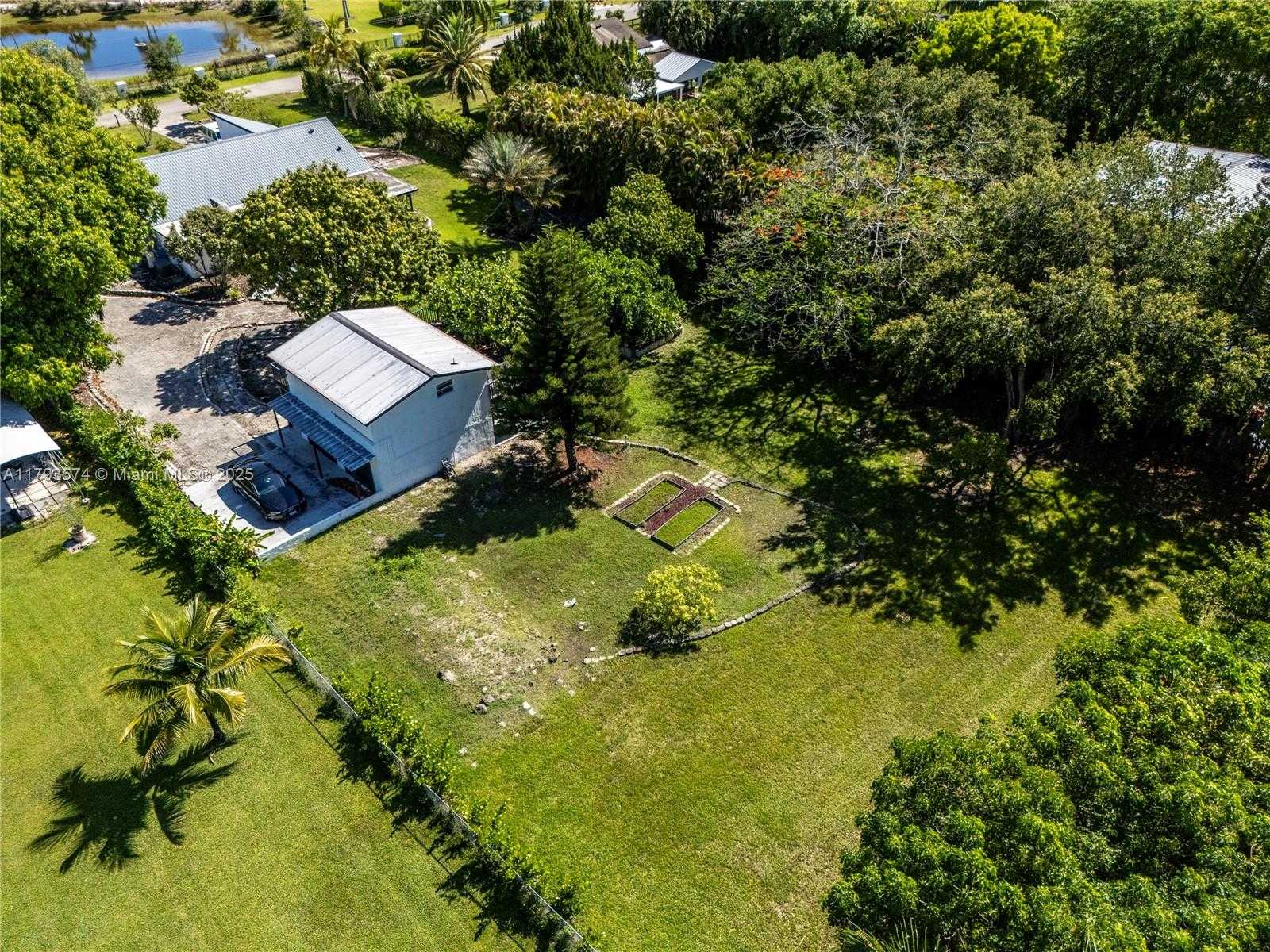 Small Image of 14840 SOUTH WEST 21ST ST, Davie Number 46