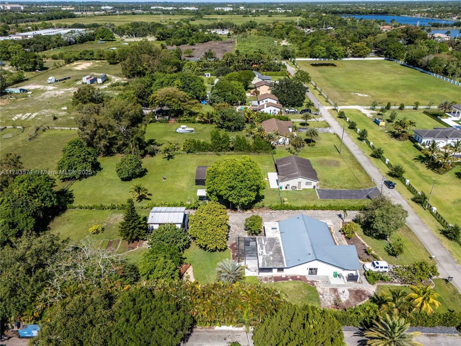 Small Image of 14840 SOUTH WEST 21ST ST, Davie Number 47