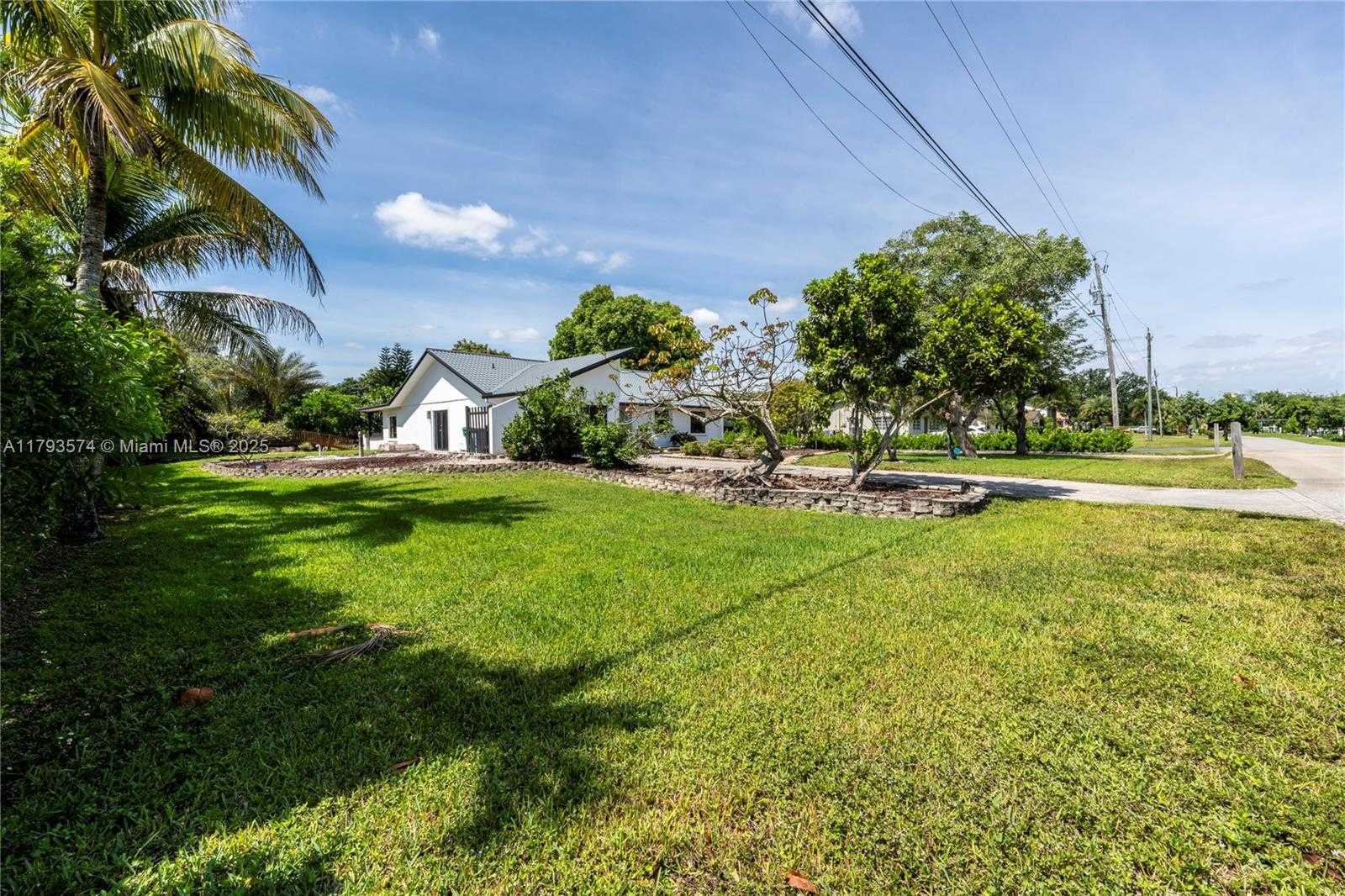 Small Image of 14840 SOUTH WEST 21ST ST, Davie Number 5