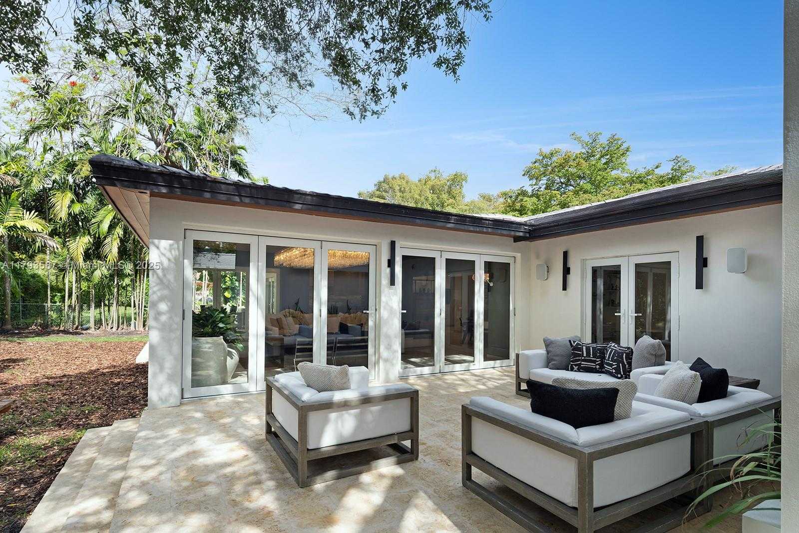 Small Image of 1510 SARRIA AVE, Coral Gables Number 19