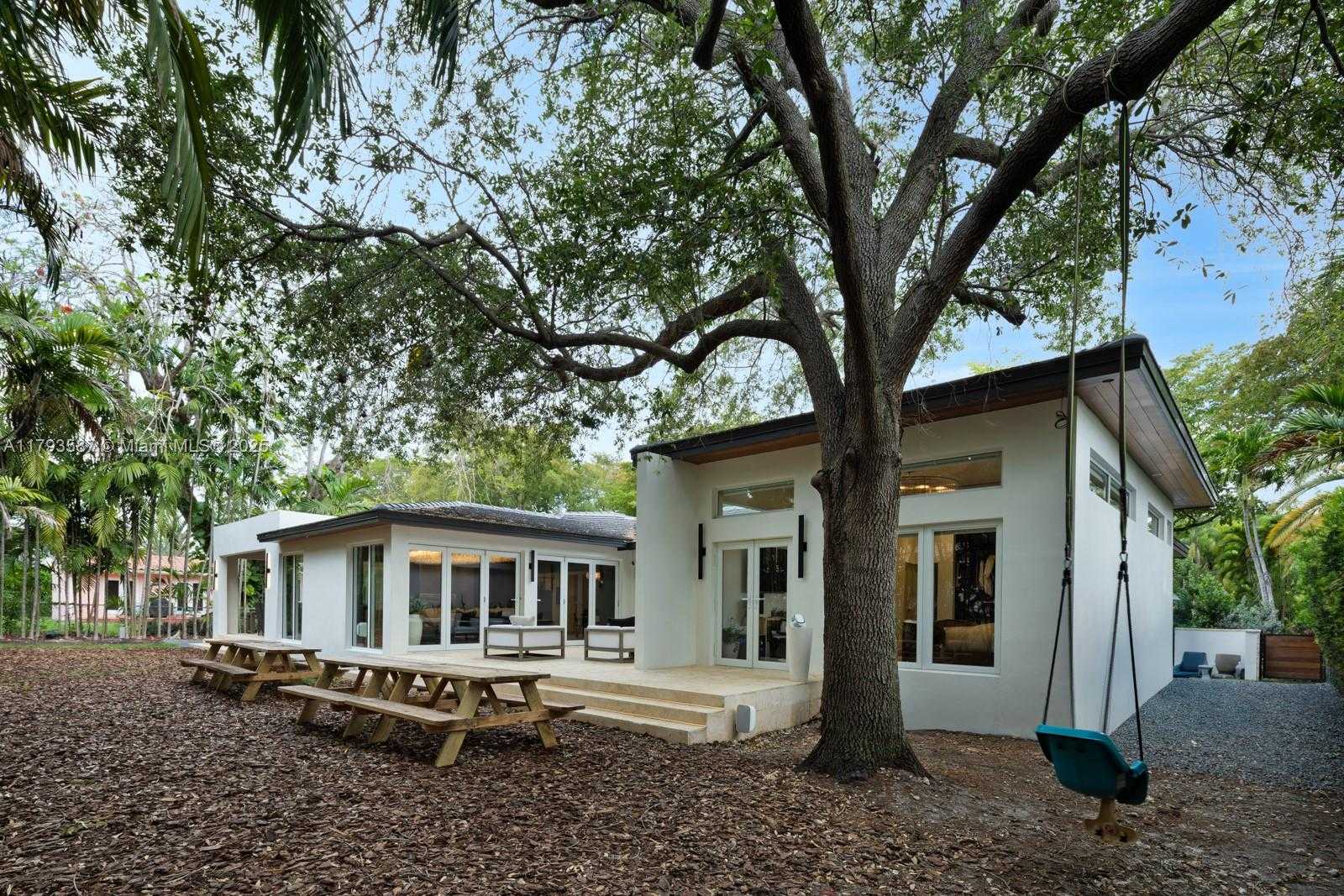 Small Image of 1510 SARRIA AVE, Coral Gables Number 20