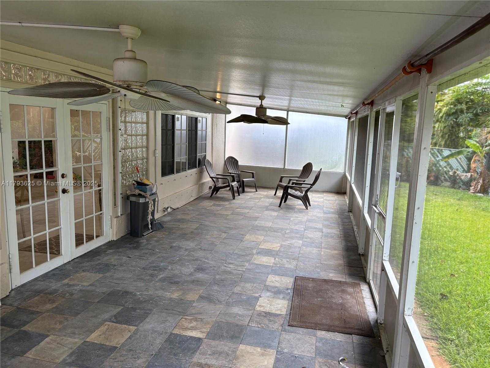 Small Image of 6612 DAHLIA DR, Miramar Number 17