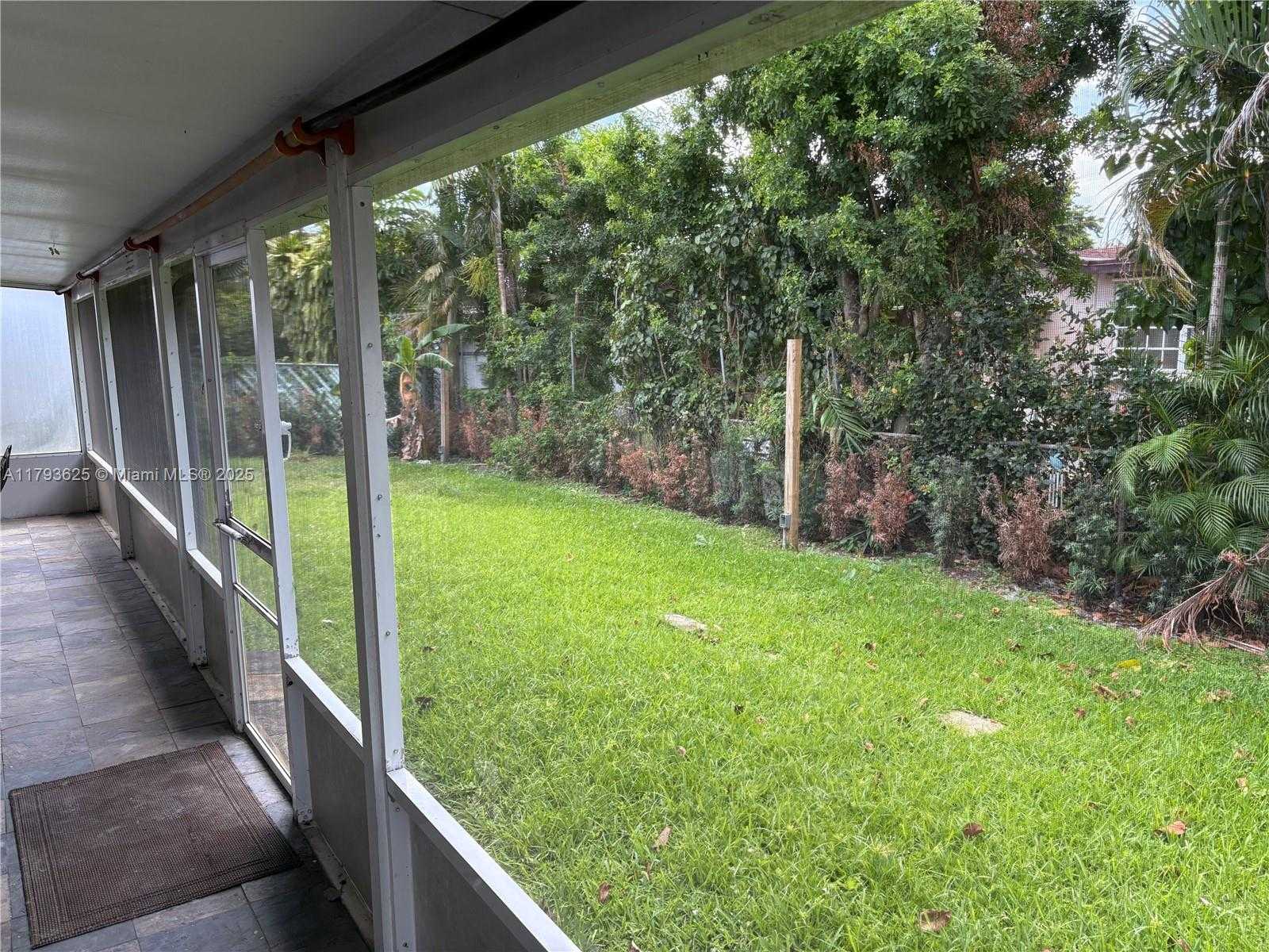 Small Image of 6612 DAHLIA DR, Miramar Number 18