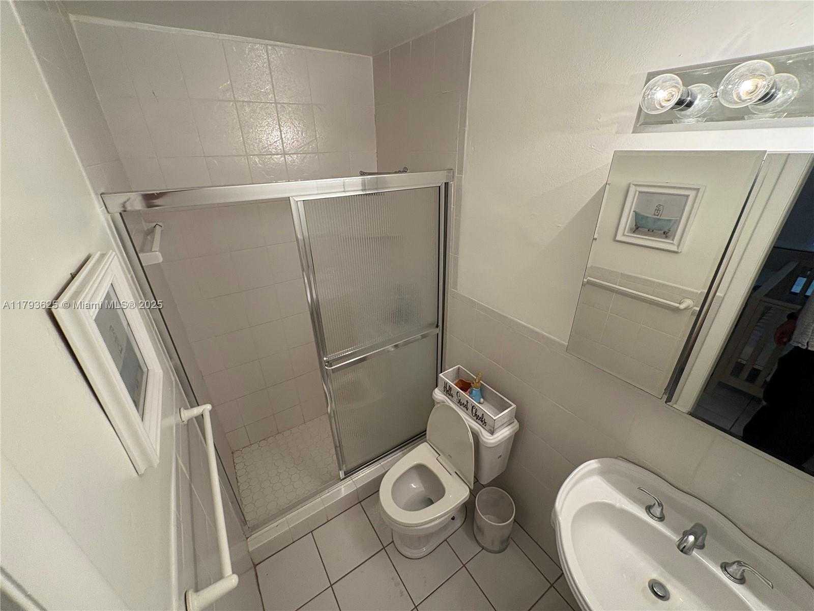 Small Image of 6612 DAHLIA DR, Miramar Number 5