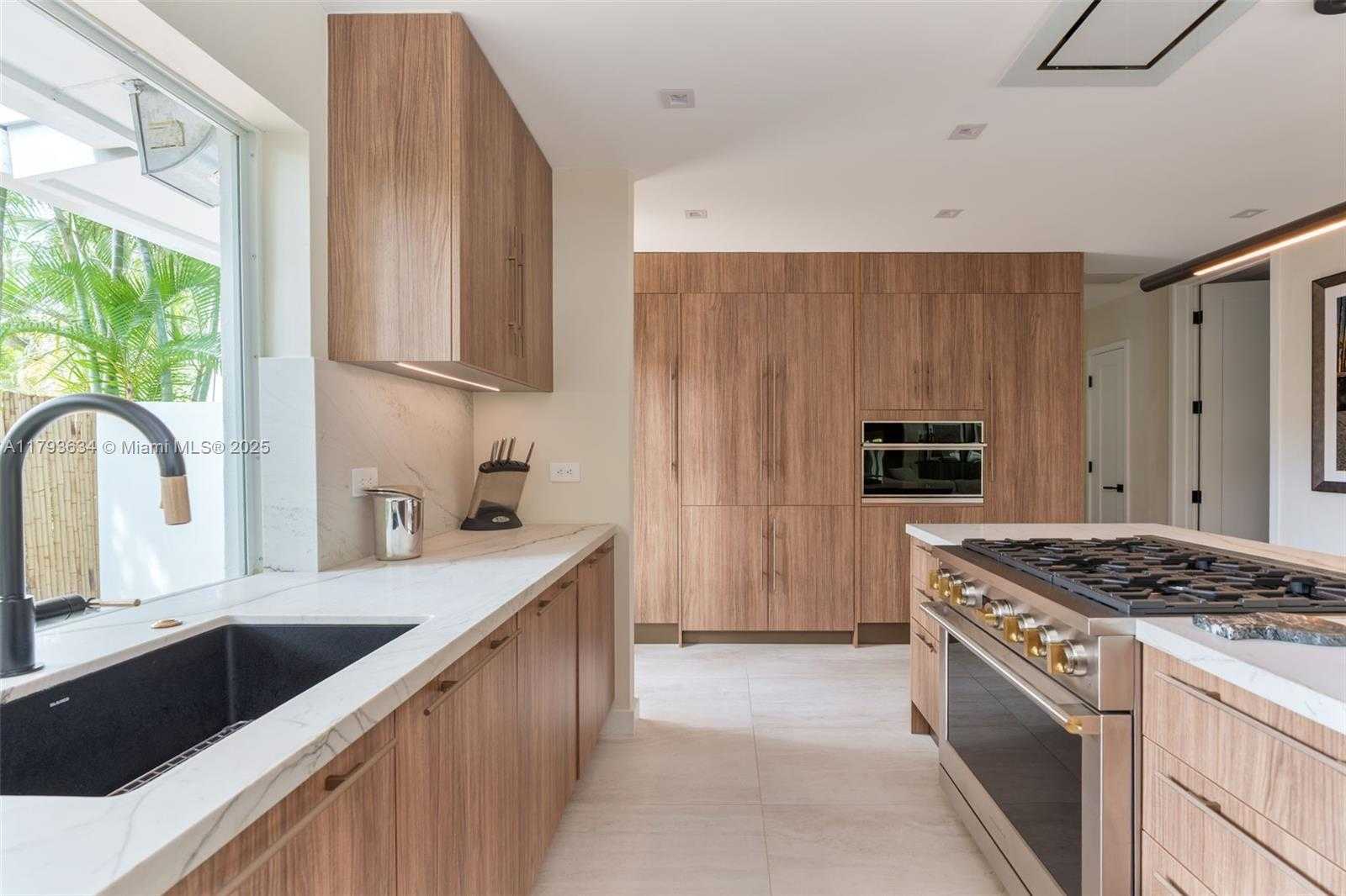 Small Image of 1075 NORTH EAST 99TH ST, Miami Shores Number 19