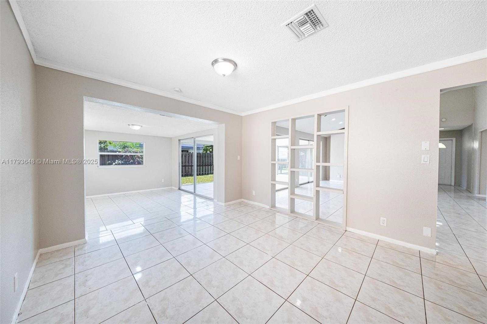 Small Image of 9330 NORTH WEST 39TH ST, Sunrise Number 2