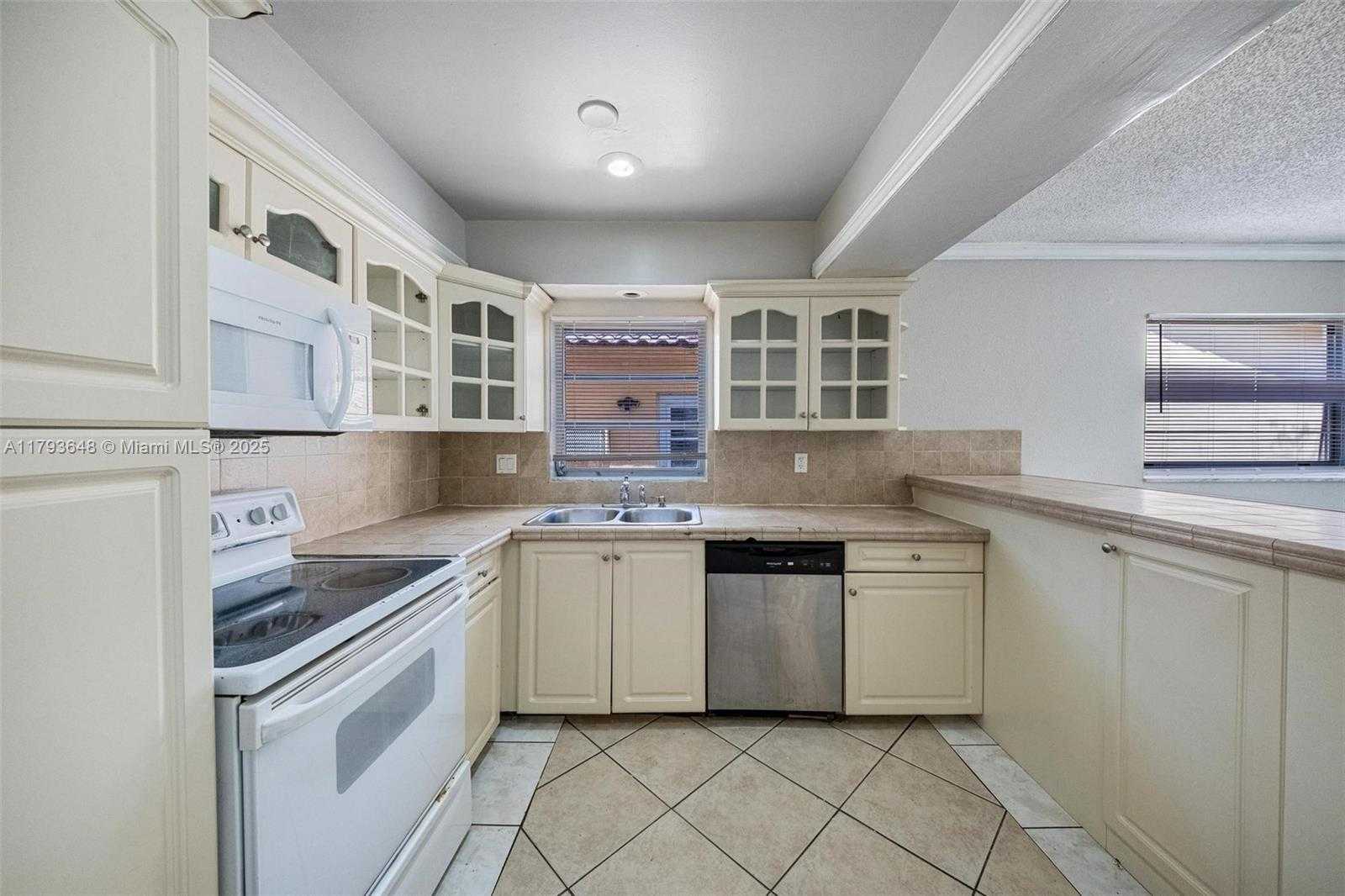Small Image of 9330 NORTH WEST 39TH ST, Sunrise Number 6