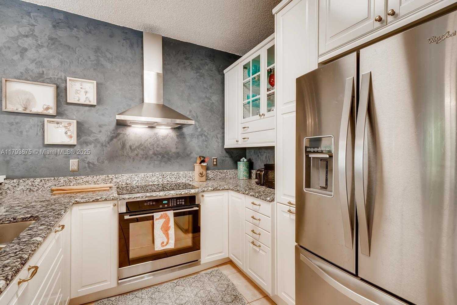 Small Image of 11675 BERRY DR, Cooper City Number 17
