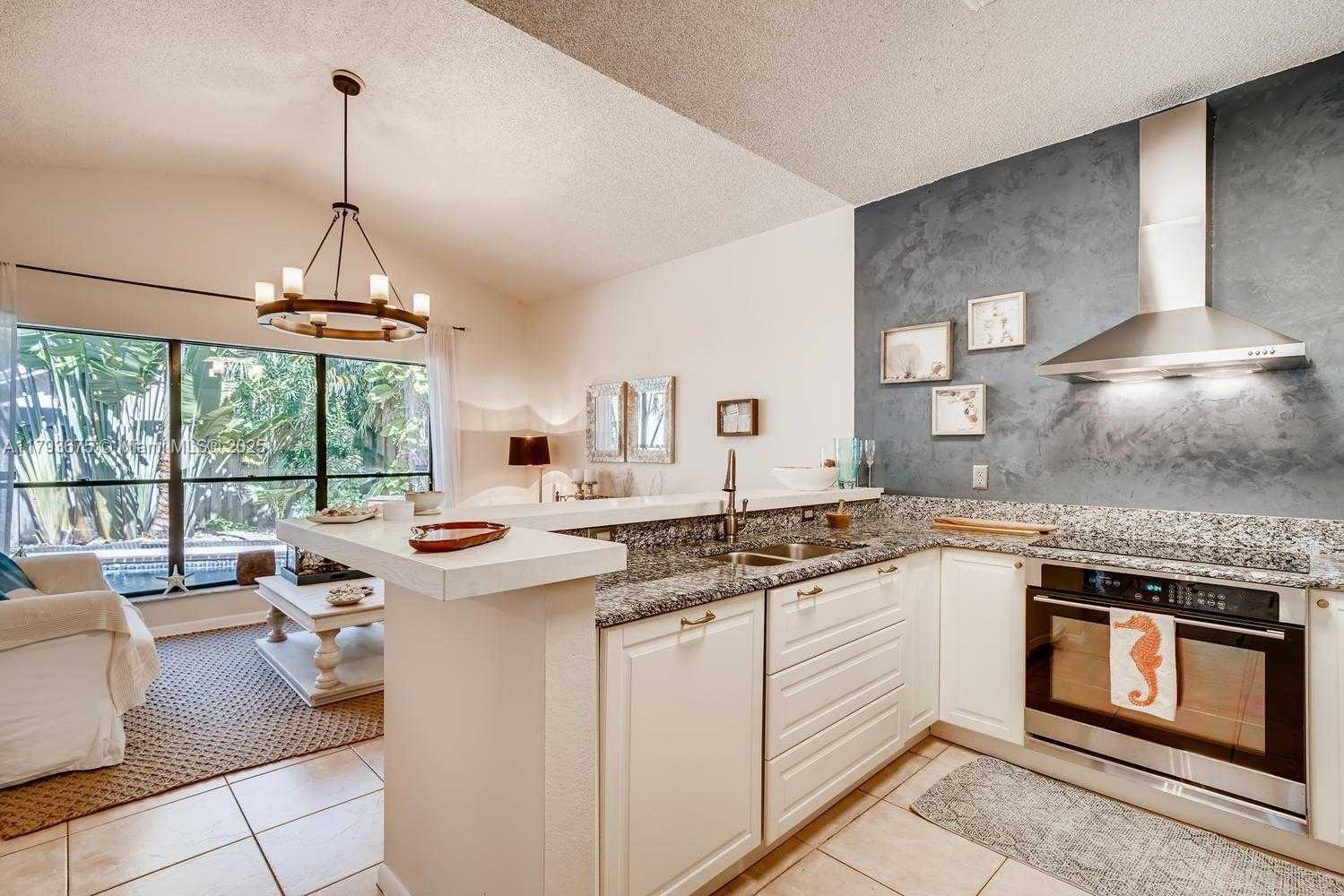 Small Image of 11675 BERRY DR, Cooper City Number 18