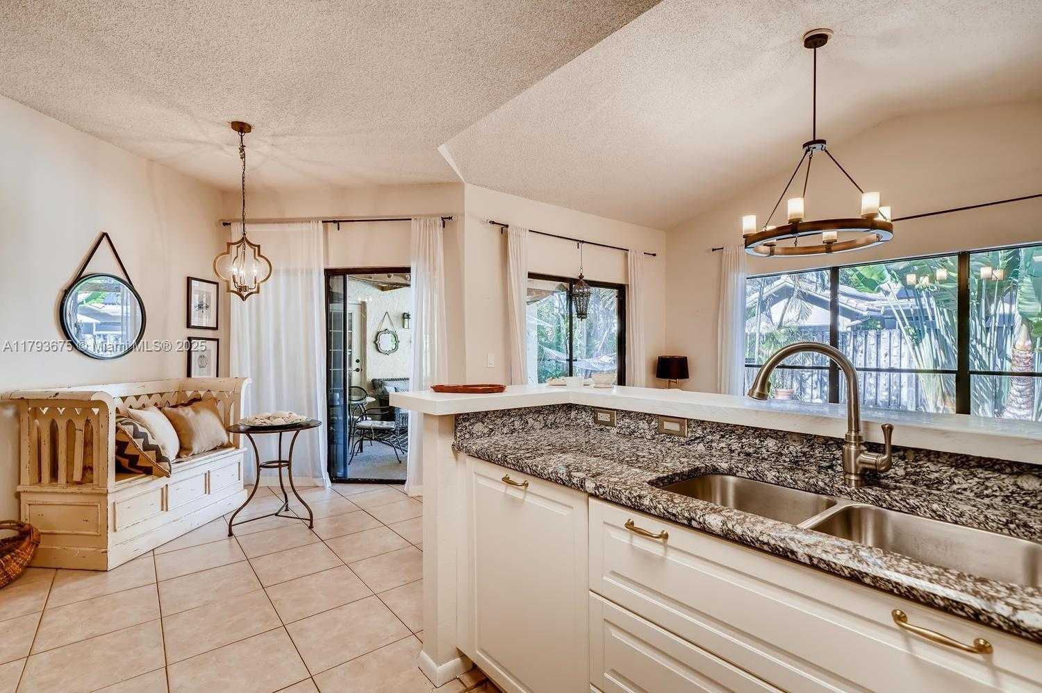 Small Image of 11675 BERRY DR, Cooper City Number 19