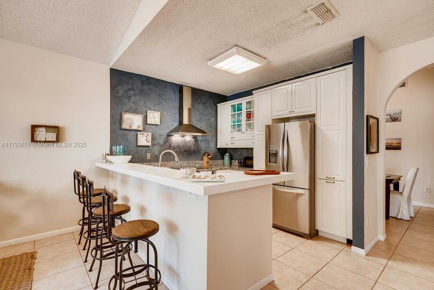Small Image of 11675 BERRY DR, Cooper City Number 20