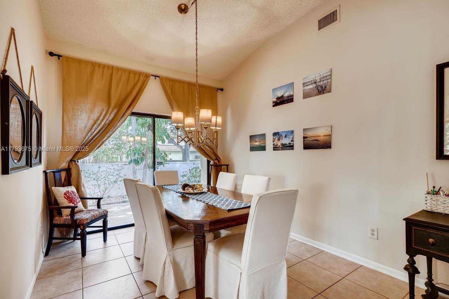 Small Image of 11675 BERRY DR, Cooper City Number 22