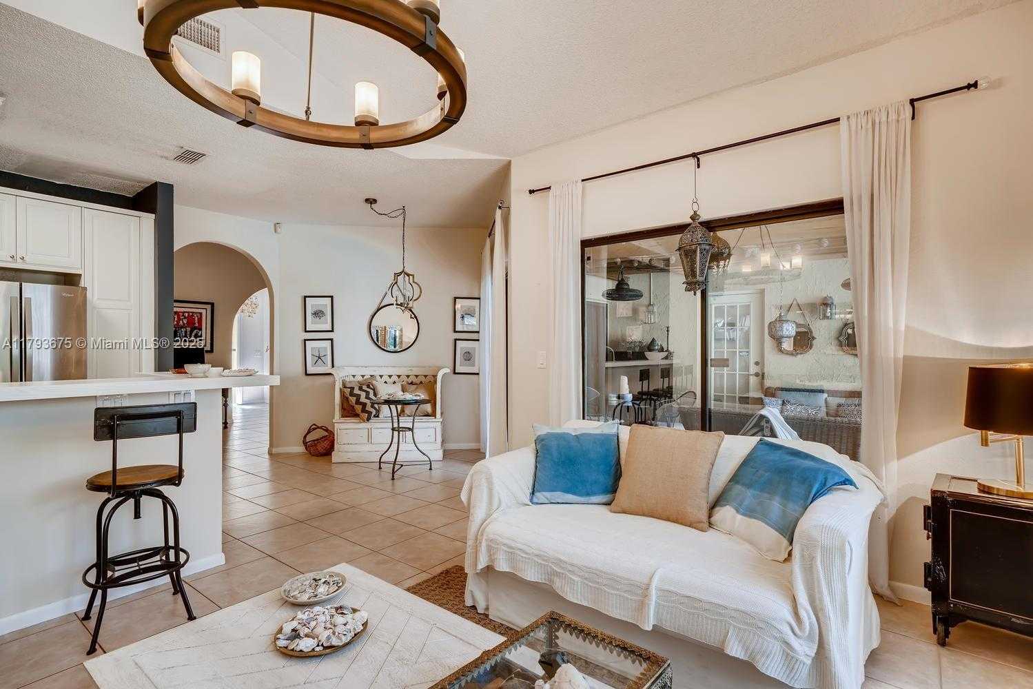 Small Image of 11675 BERRY DR, Cooper City Number 23