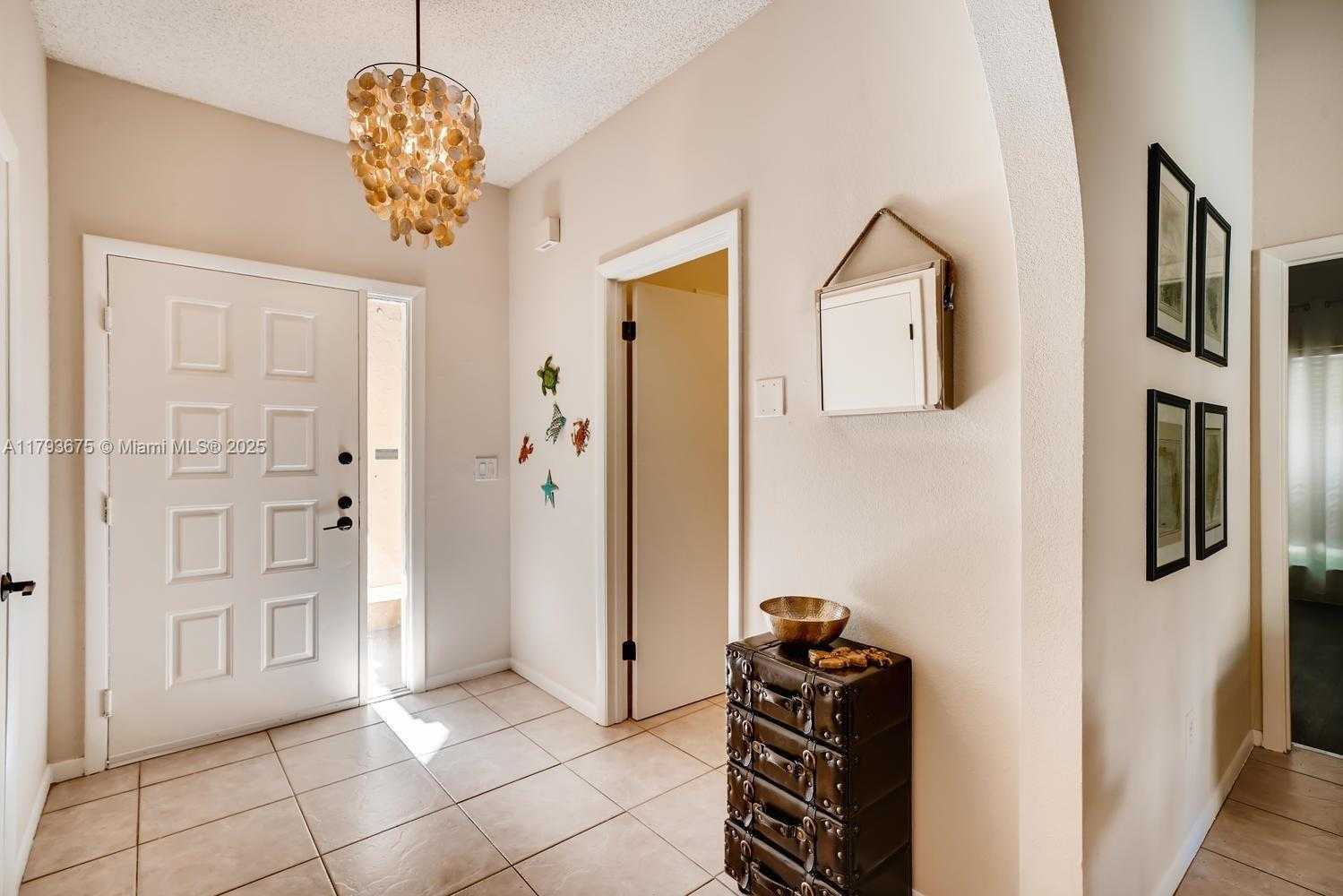 Small Image of 11675 BERRY DR, Cooper City Number 26