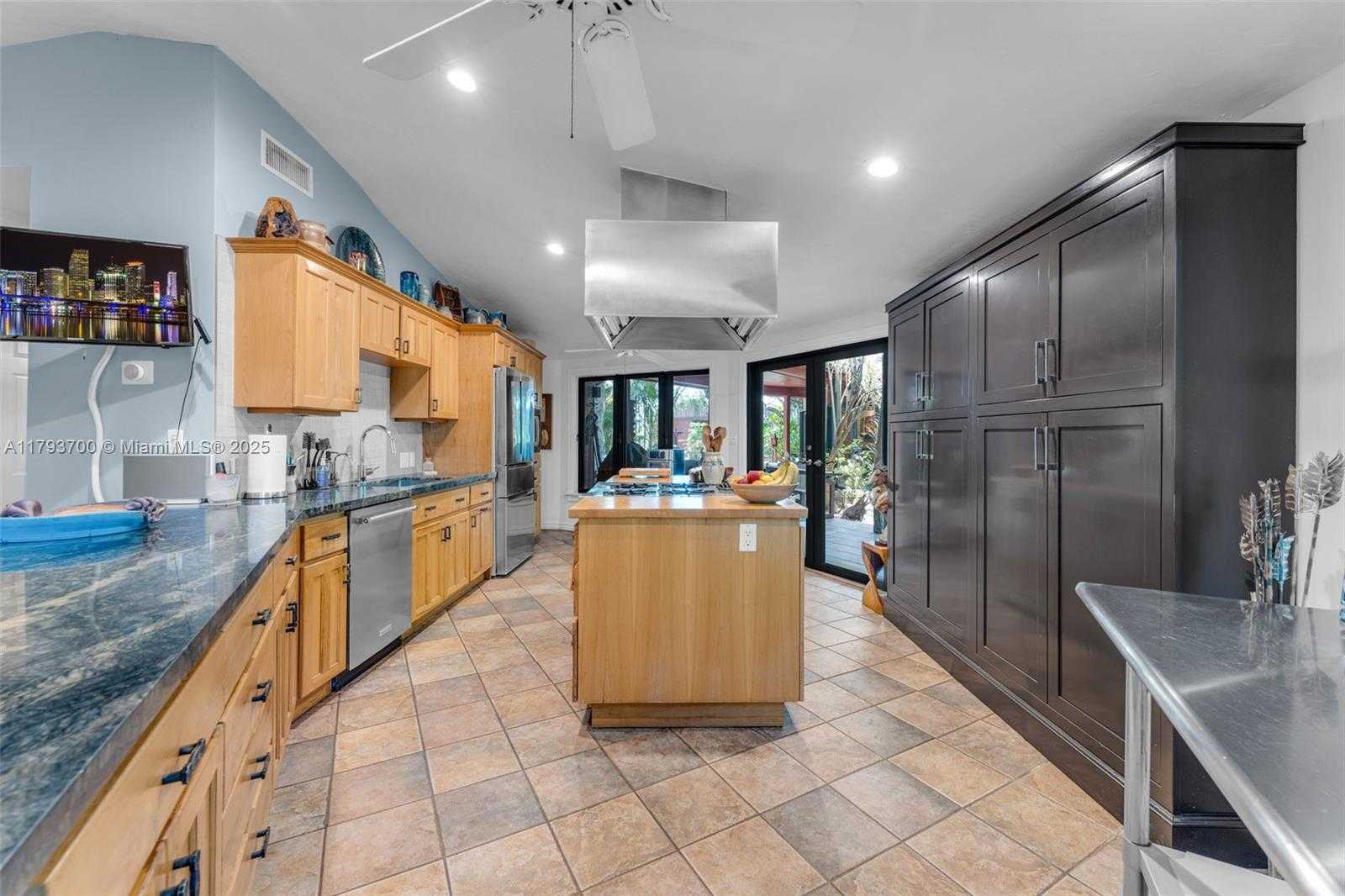 Small Image of 22800 SOUTH WEST 157TH AVE, Miami Number 12