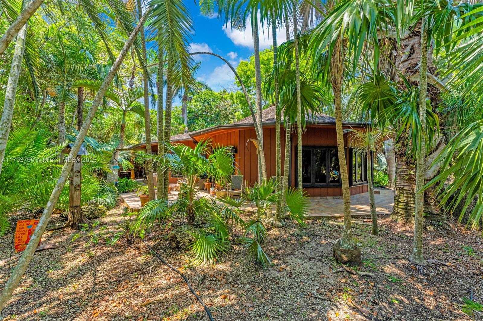 Small Image of 22800 SOUTH WEST 157TH AVE, Miami Number 2