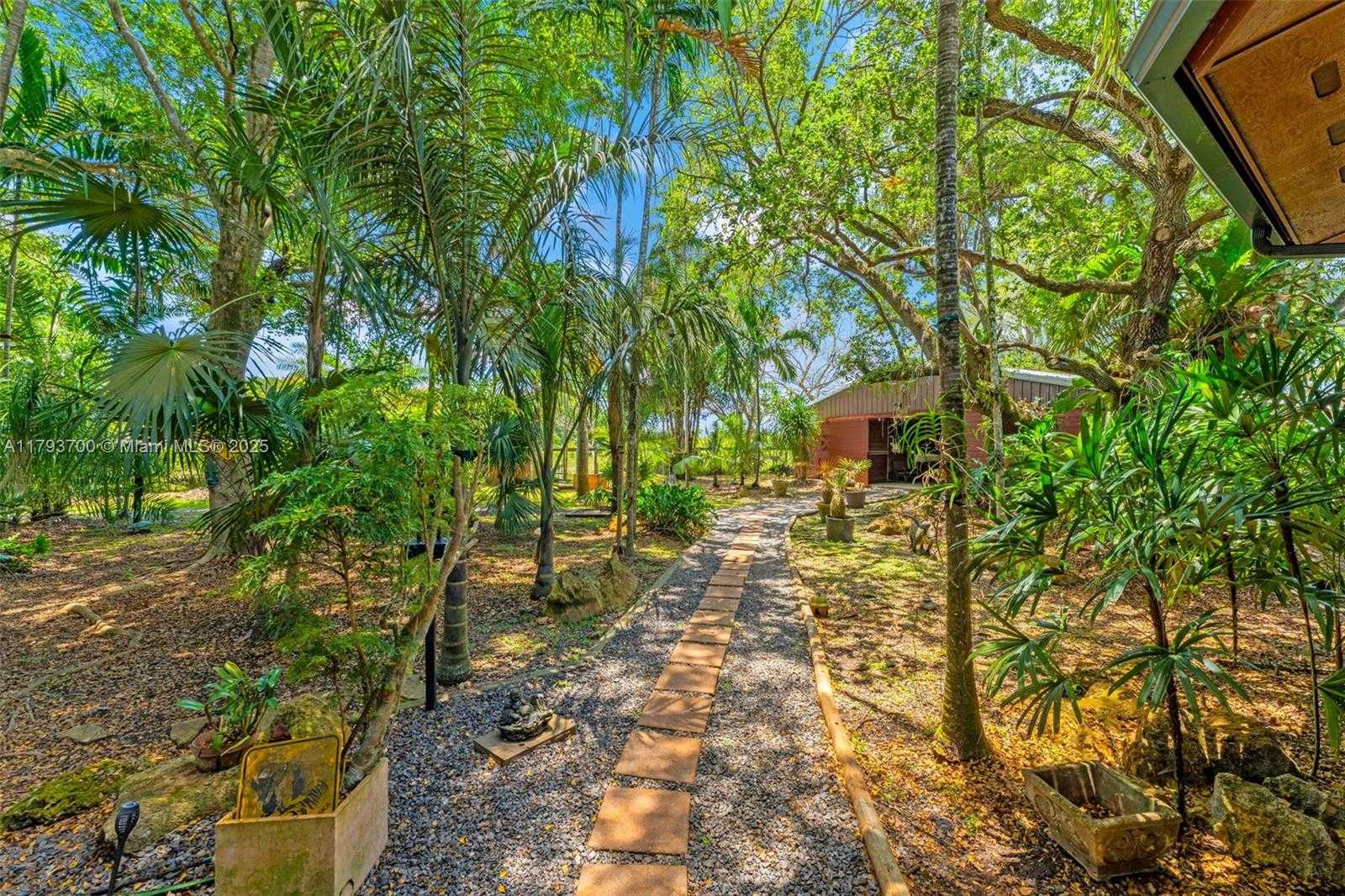 Small Image of 22800 SOUTH WEST 157TH AVE, Miami Number 29