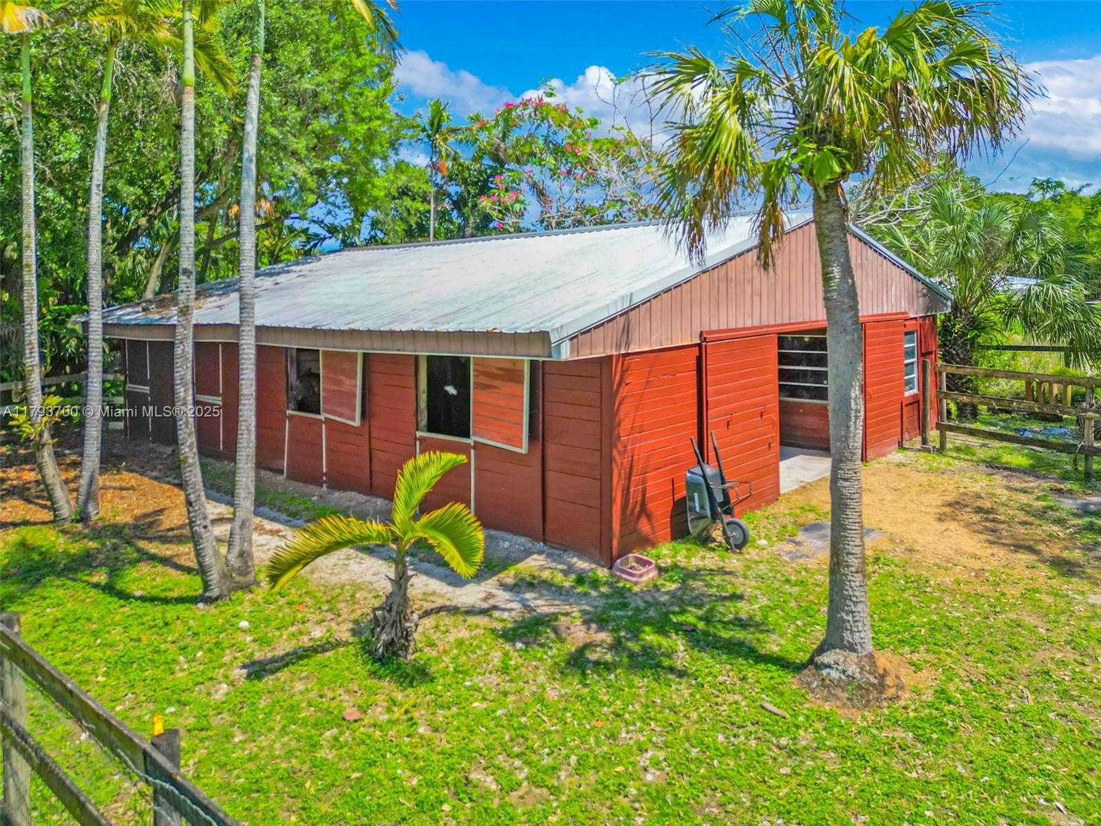 Small Image of 22800 SOUTH WEST 157TH AVE, Miami Number 31