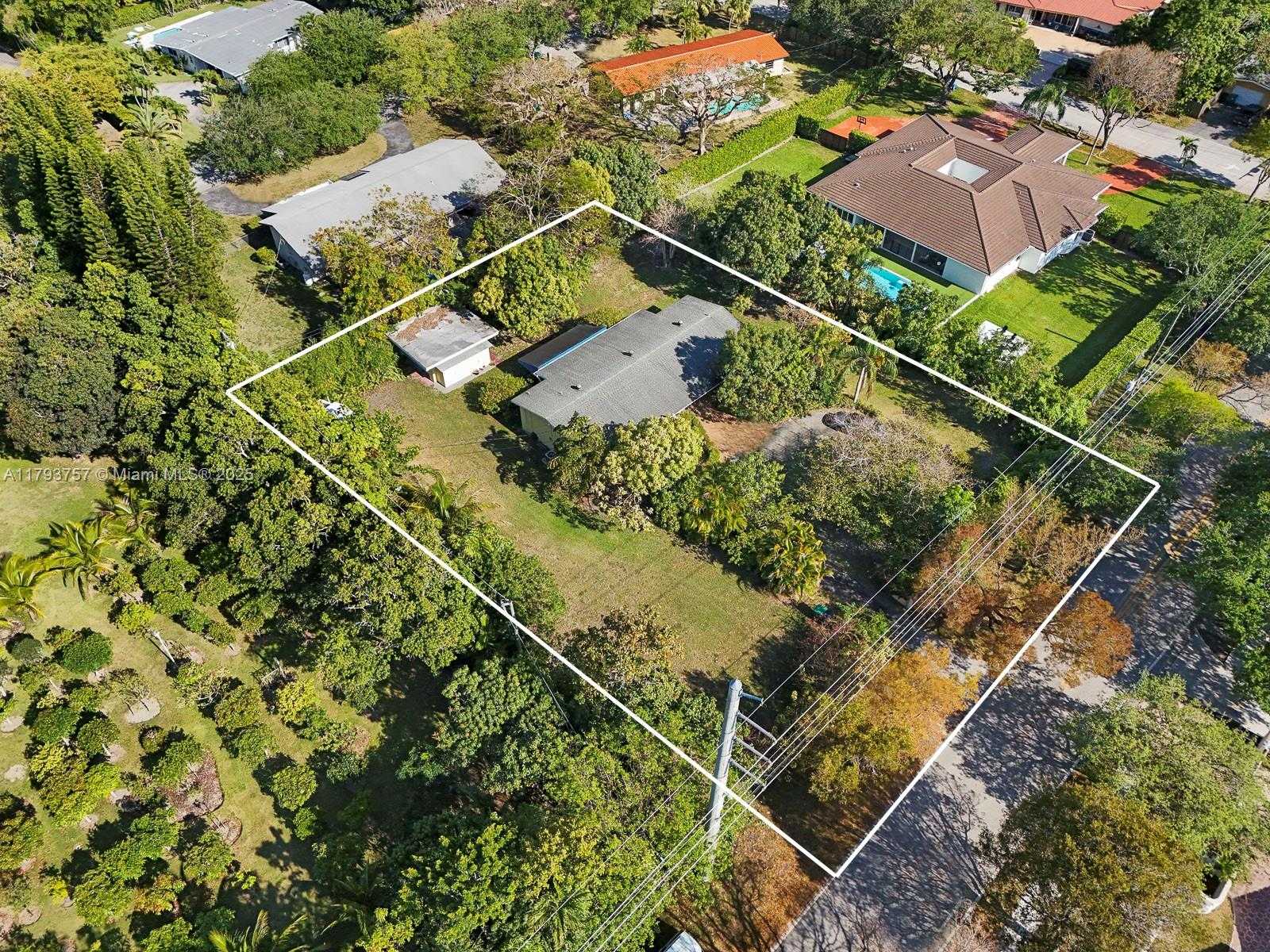 Small Image of 13101 SOUTH WEST 82ND AVE, Pinecrest Number 36