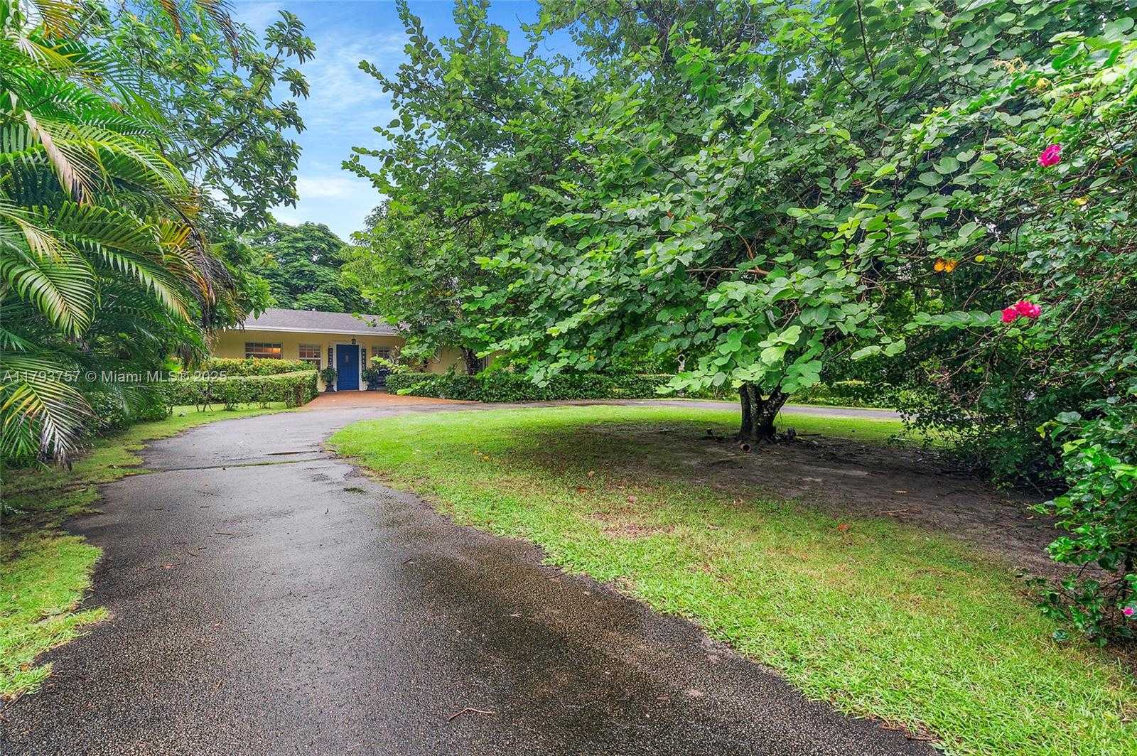 Small Image of 13101 SOUTH WEST 82ND AVE, Pinecrest Number 38