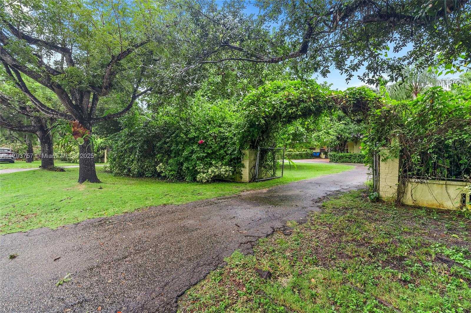 Small Image of 13101 SOUTH WEST 82ND AVE, Pinecrest Number 42