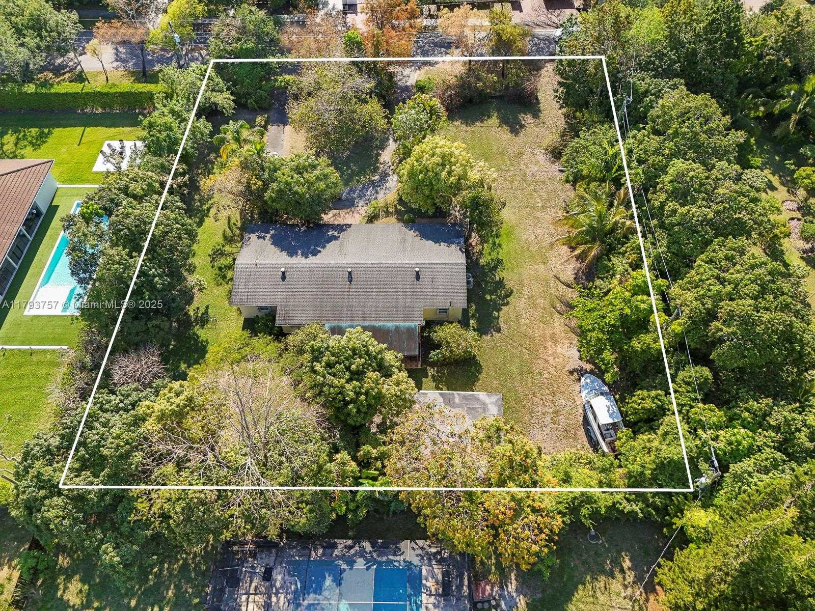 Small Image of 13101 SOUTH WEST 82ND AVE, Pinecrest Number 43