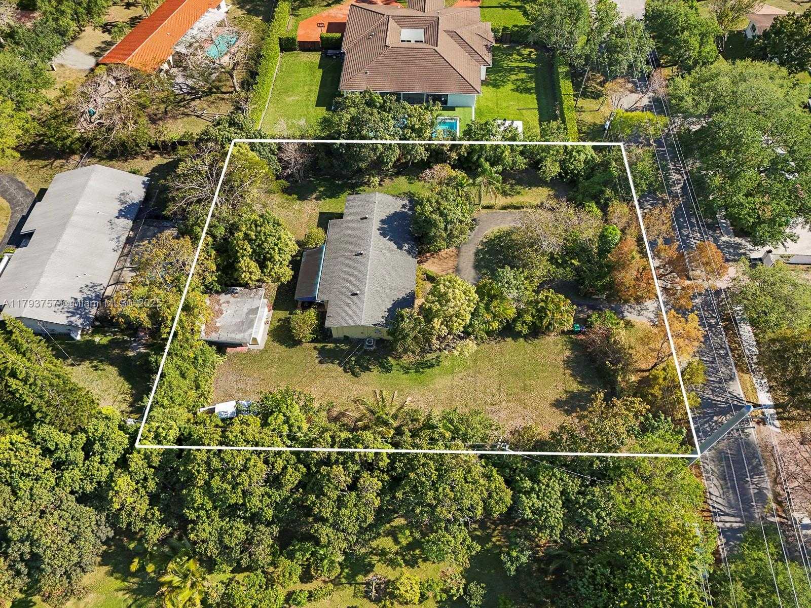Small Image of 13101 SOUTH WEST 82ND AVE, Pinecrest Number 44