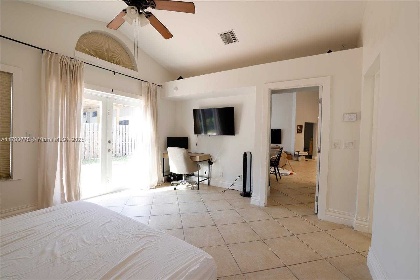 Small Image of 10181 NORTH WEST 4TH ST, Plantation Number 13