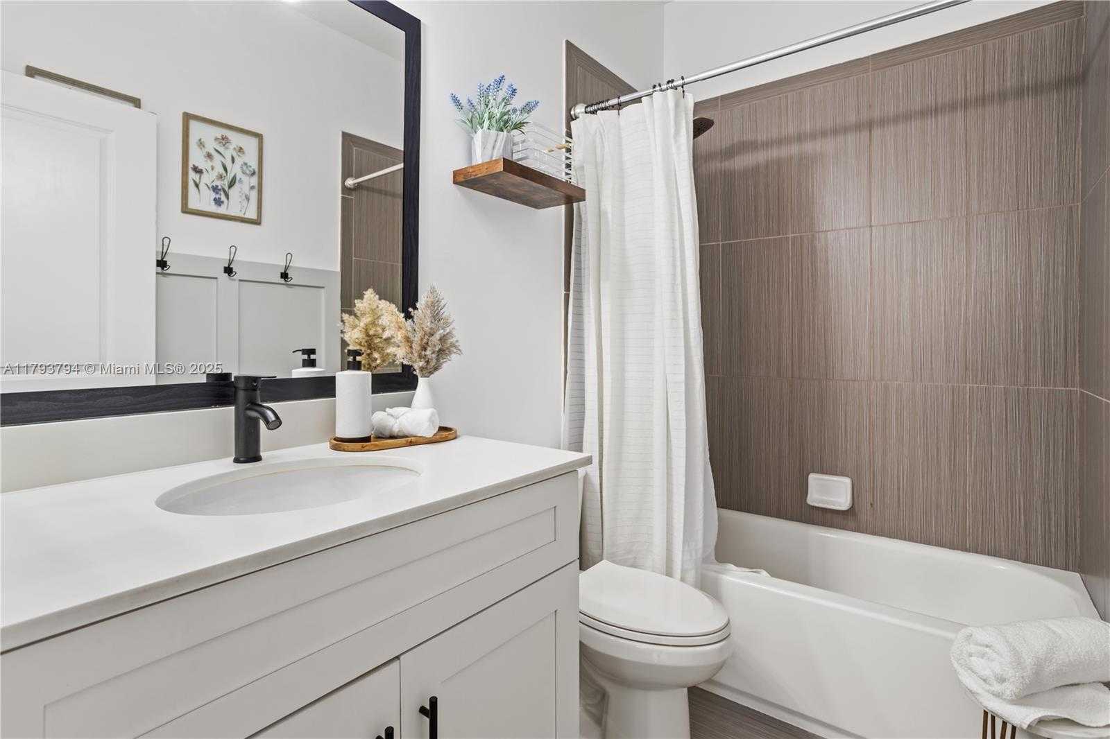 Small Image of 4859 NORTH WEST 55TH PL, Tamarac Number 12