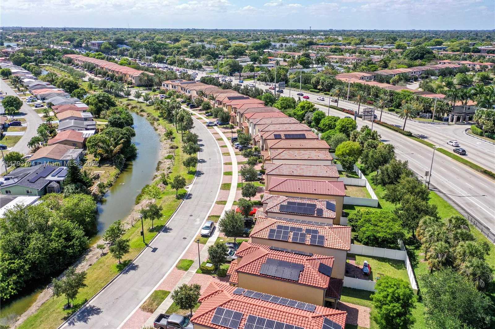 Small Image of 4859 NORTH WEST 55TH PL, Tamarac Number 21