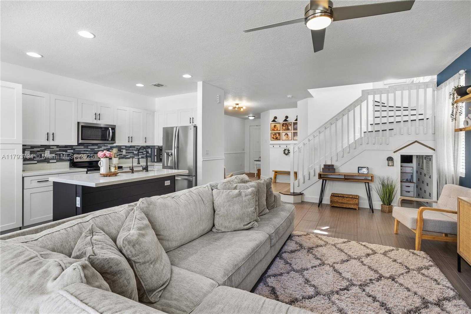 Small Image of 4859 NORTH WEST 55TH PL, Tamarac Number 4