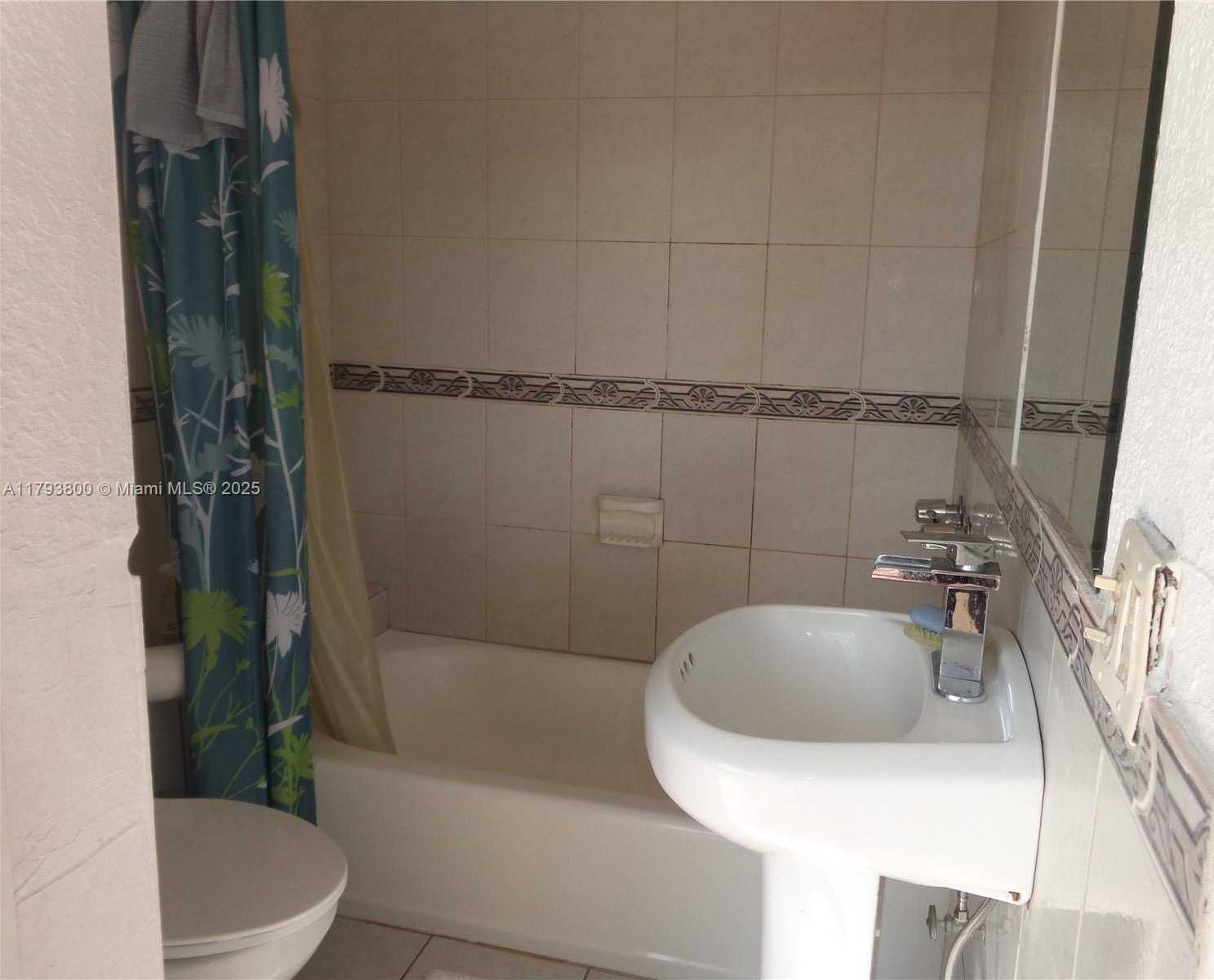 Small Image of 10020 DOMINICAN DR, Cutler Bay Number 29