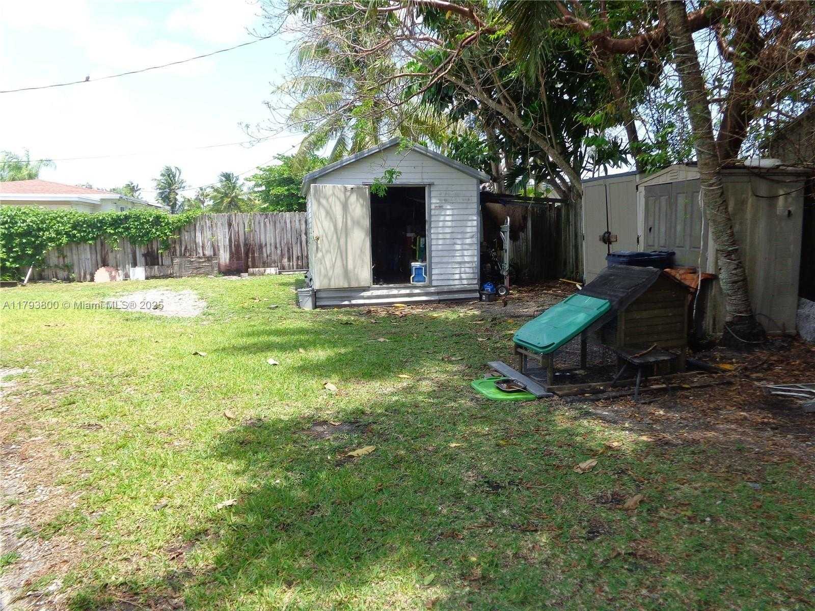 Small Image of 10020 DOMINICAN DR, Cutler Bay Number 5