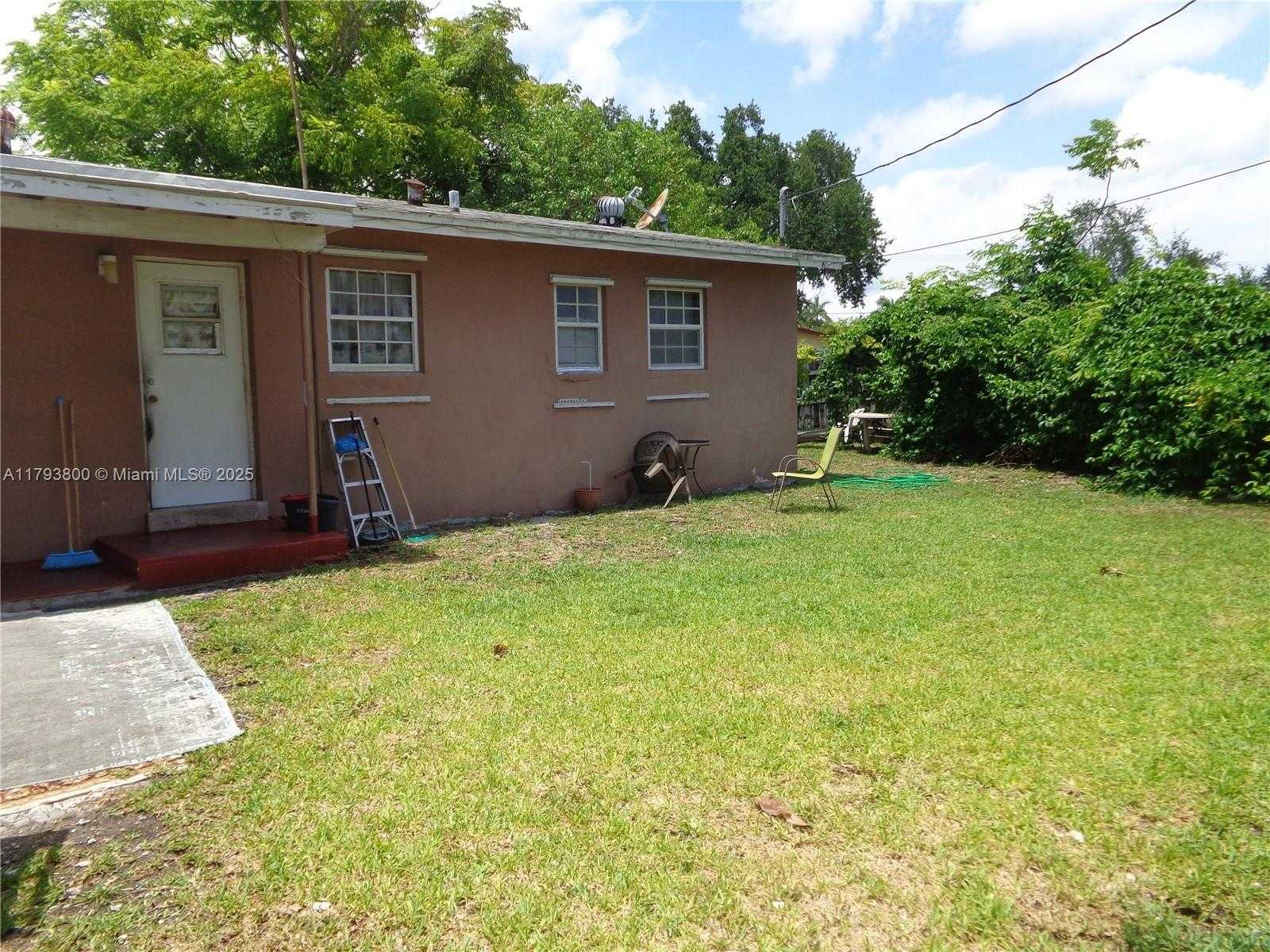 Small Image of 10020 DOMINICAN DR, Cutler Bay Number 8