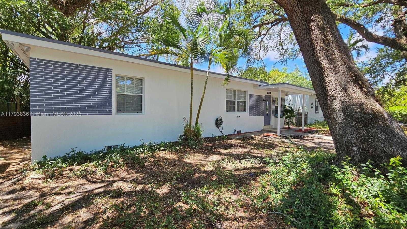 Small Image of 12120 NORTH EAST 11TH PL, North Miami Number 10