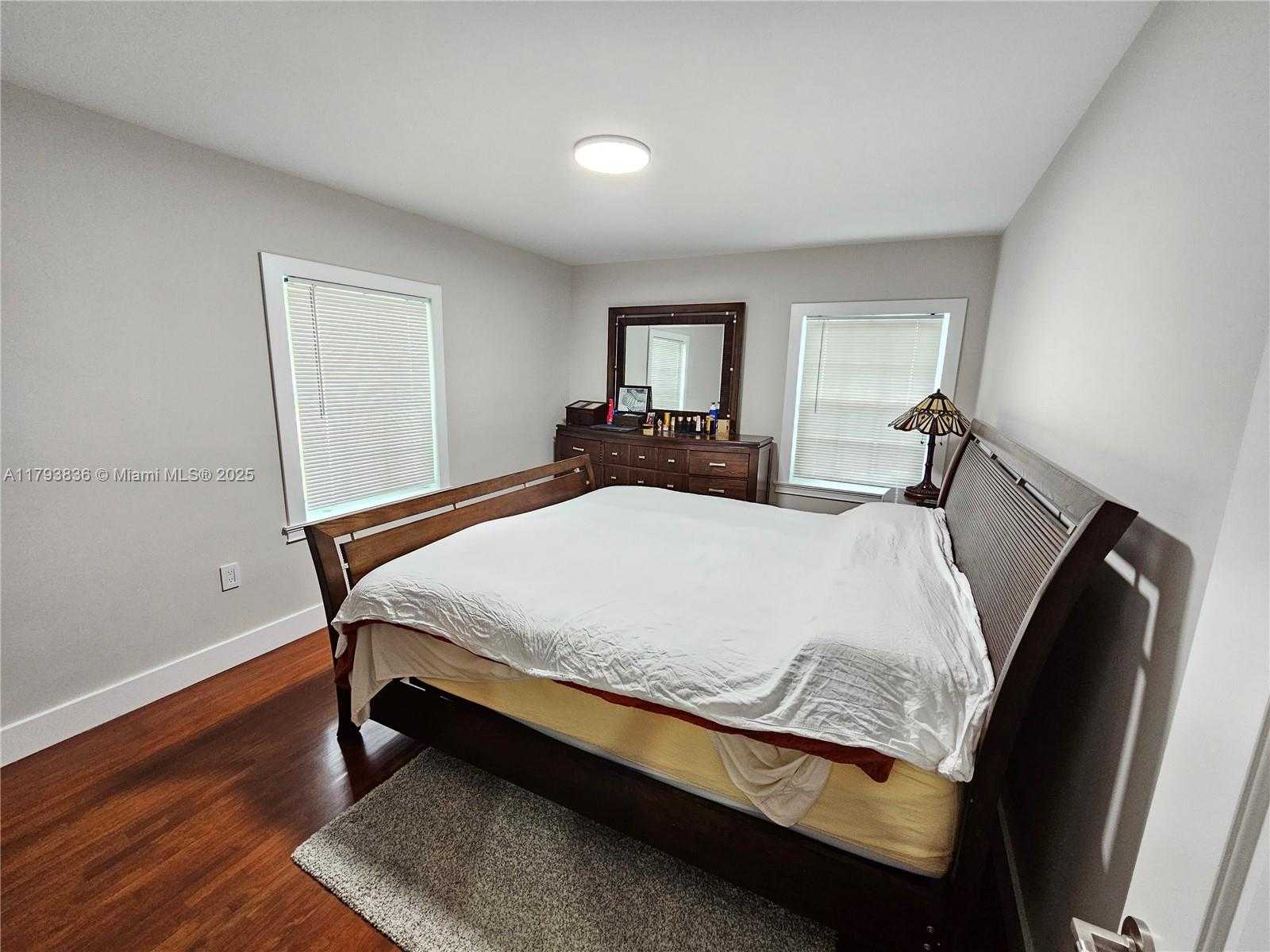 Small Image of 12120 NORTH EAST 11TH PL, North Miami Number 16