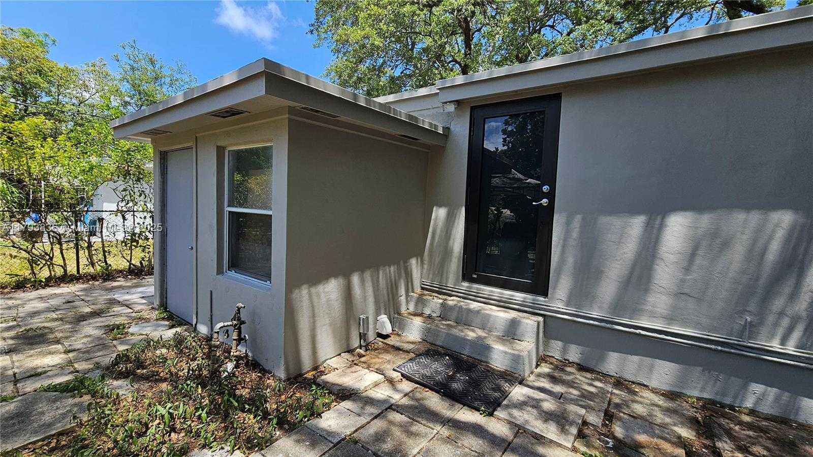 Small Image of 12120 NORTH EAST 11TH PL, North Miami Number 20