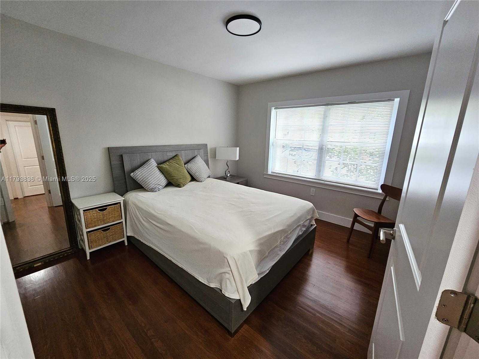 Small Image of 12120 NORTH EAST 11TH PL, North Miami Number 21