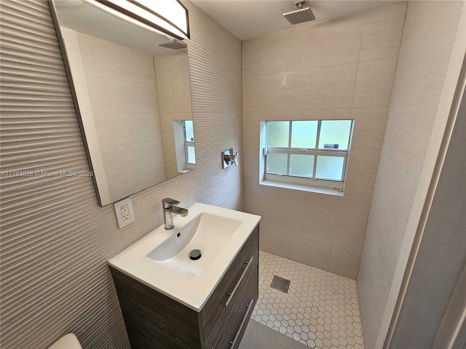 Small Image of 12120 NORTH EAST 11TH PL, North Miami Number 22