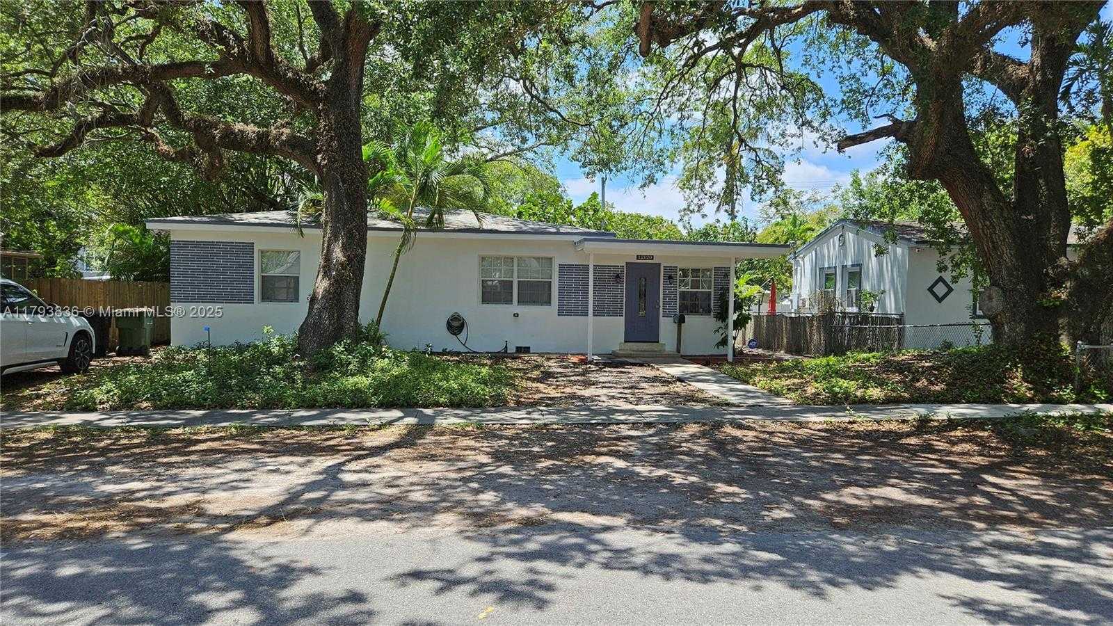 Small Image of 12120 NORTH EAST 11TH PL, North Miami Number 27